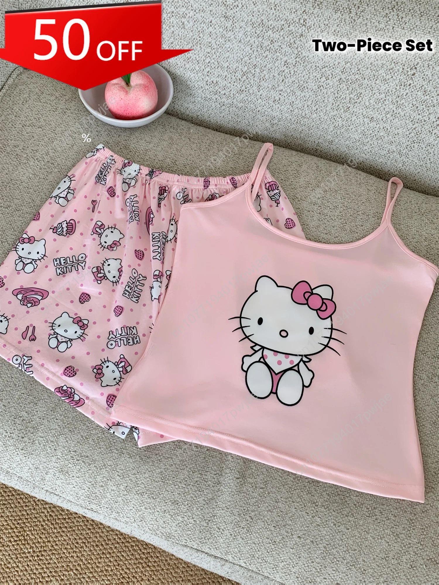 Sanrio Collaboration Hello Kitty Two-Piece Set: Top and Pants
Sanrio Collaboration Hello Kitty Two-Piece Set: Top and Pants