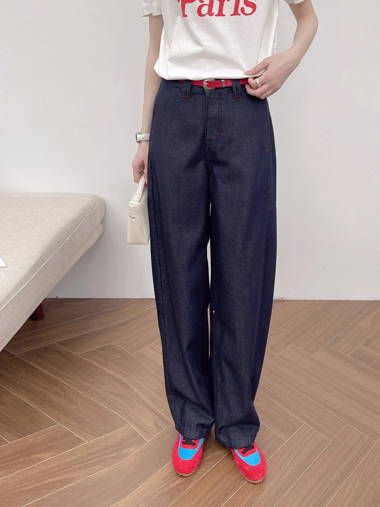 Корейские модные джинсы из лиоцелла с прямыми штанинами, женские летние новые свободные тонкие брюки с широкими штанинами, повседневные, с высокой талией, на молнии
Корейские модные джинсы из лиоцелла с прямыми штанинами, женские летние новые свободные тонкие брюки с широкими штанинами, повседневные, с высокой талией, на молнии