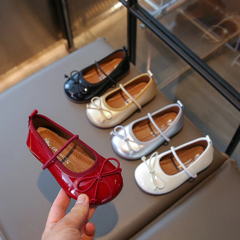 Trend Classic Children Princess Flat Shoes Spring Autumn Glossy Girls Fashion Leather Shoes Soft Versatile Kids Ballet Loafers
Trend Classic Children Princess Flat Shoes Spring Autumn Glossy Girls Fashion Leather Shoes Soft Versatile Kids Ballet Loafers