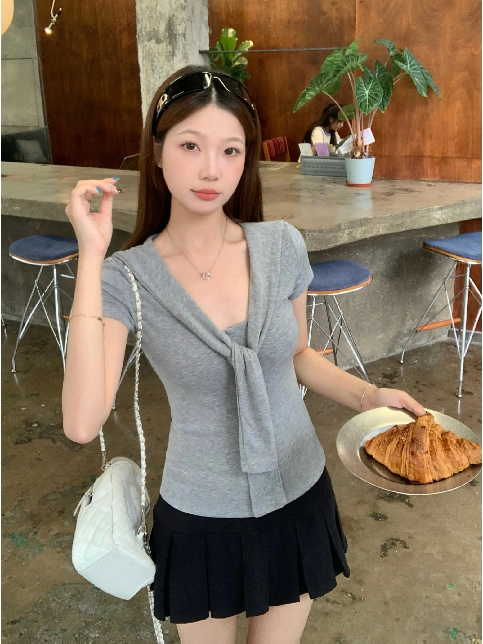 plus Size Women's Korean Style Slim Fit Short Sleeve T-Shirt High Waist Short Length Summer Fashion Trendy Top And Bottom Ens...
plus Size Women's Korean Style Slim Fit Short Sleeve T-Shirt High Waist Short Length Summer Fashion Trendy Top And Bottom Ens...