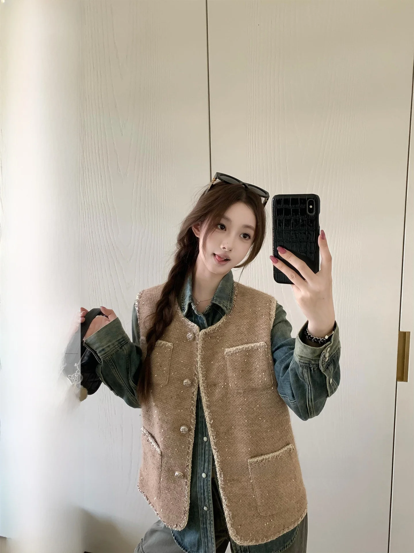 Elegant Cocoa Fragrance Classic Thick Tweed Shiny Women's Vest Simple Style Loose Fit Soft Material Daily Wear Short Length
Elegant Cocoa Fragrance Classic Thick Tweed Shiny Women's Vest Simple Style Loose Fit Soft Material Daily Wear Short Length