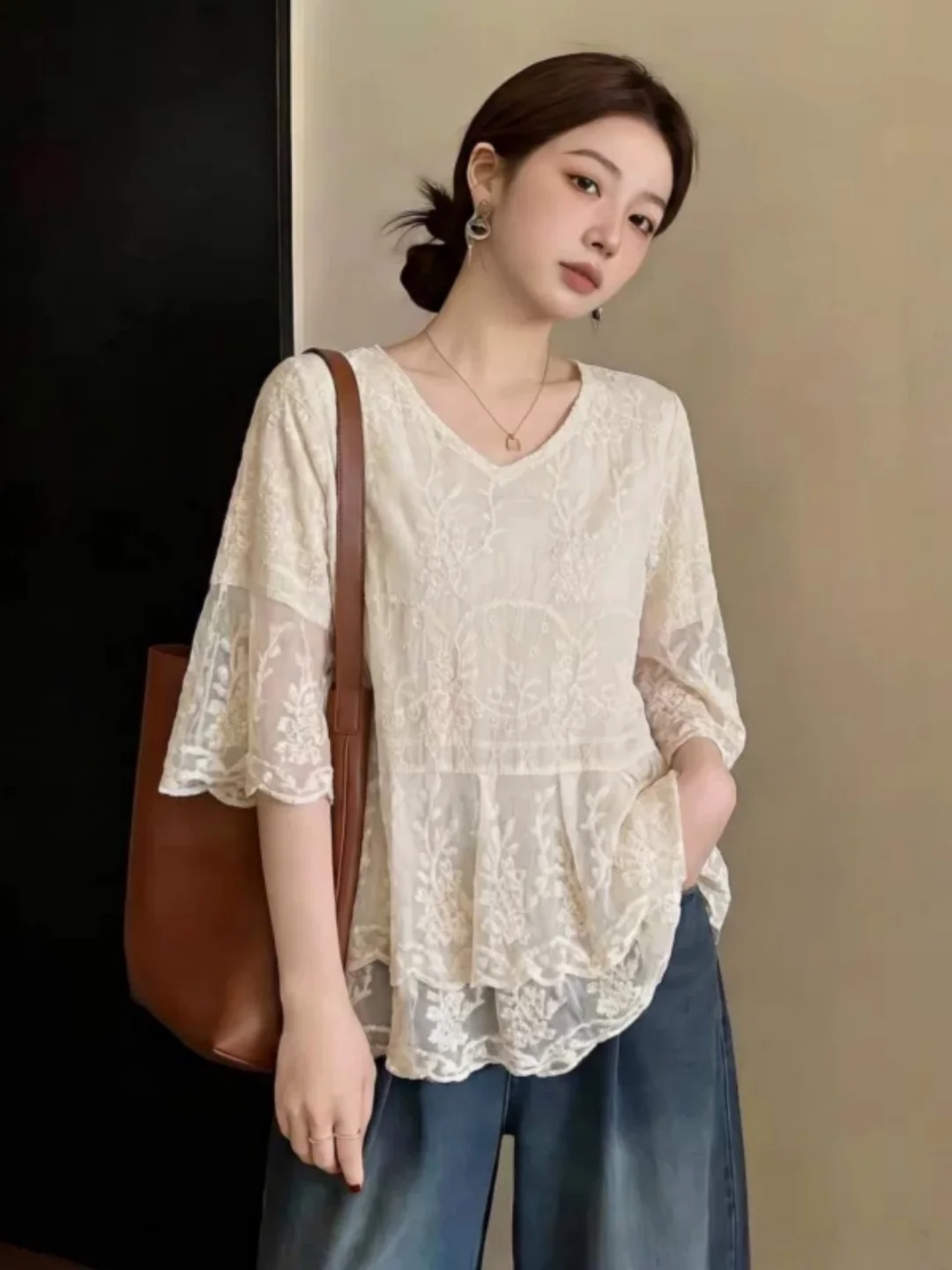 Lace Hollow out Loose Fit Sleeve Hook Embroidery Casual Style Women's Top Summer Breathable Versatile Mid-Length Sleeveless
Lace Hollow out Loose Fit Sleeve Hook Embroidery Casual Style Women's Top Summer Breathable Versatile Mid-Length Sleeveless