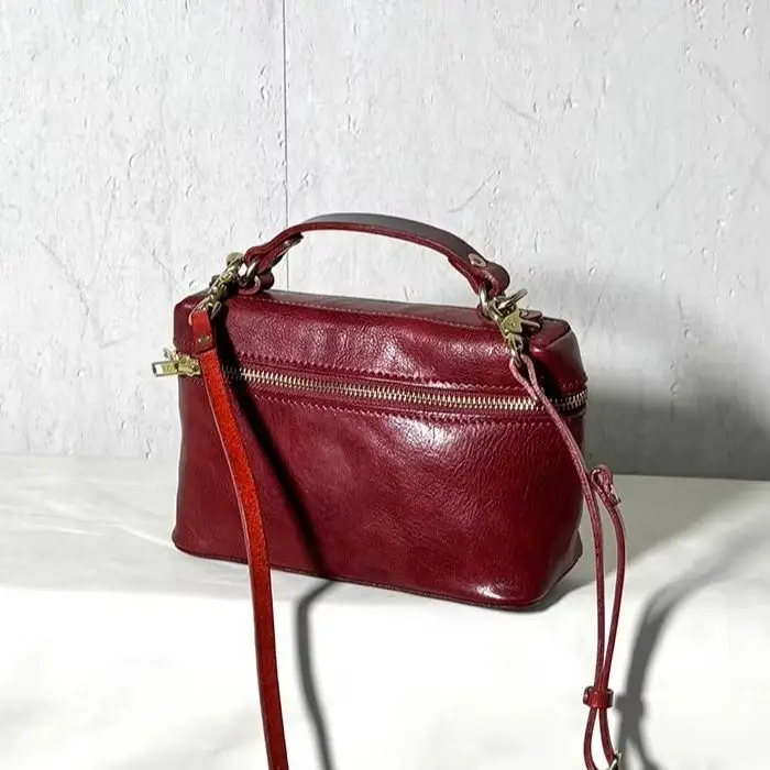 Simple fashion genuine leather ladies' party small handbag weekend daily light luxury cow leather women's shoulder crossbody bag
Simple fashion genuine leather ladies' party small handbag weekend daily light luxury cow leather women's shoulder crossbody bag