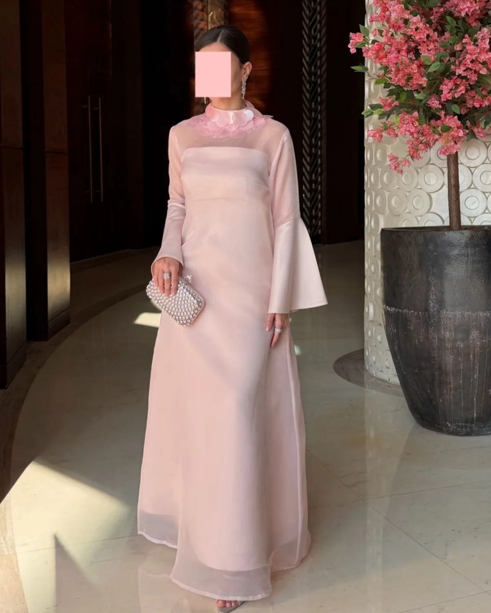 Customized Modern Style Women Jersey Ruched Pleat A-Line Evening Dress Fashion High Collar Long Sleeves Floor Lenght Party Gowns
Customized Modern Style Women Jersey Ruched Pleat A-Line Evening Dress Fashion High Collar Long Sleeves Floor Lenght Party Gowns