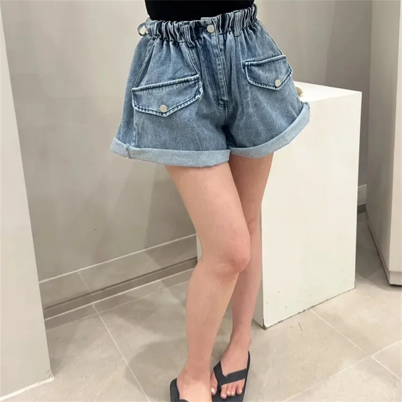 Summer 2026 Chic Fashionable Korean Style Elastic Waist Pocketed Loose Wide Leg Denim Shorts Versatile Casual Cotton Shorts
Summer 2026 Chic Fashionable Korean Style Elastic Waist Pocketed Loose Wide Leg Denim Shorts Versatile Casual Cotton Shorts