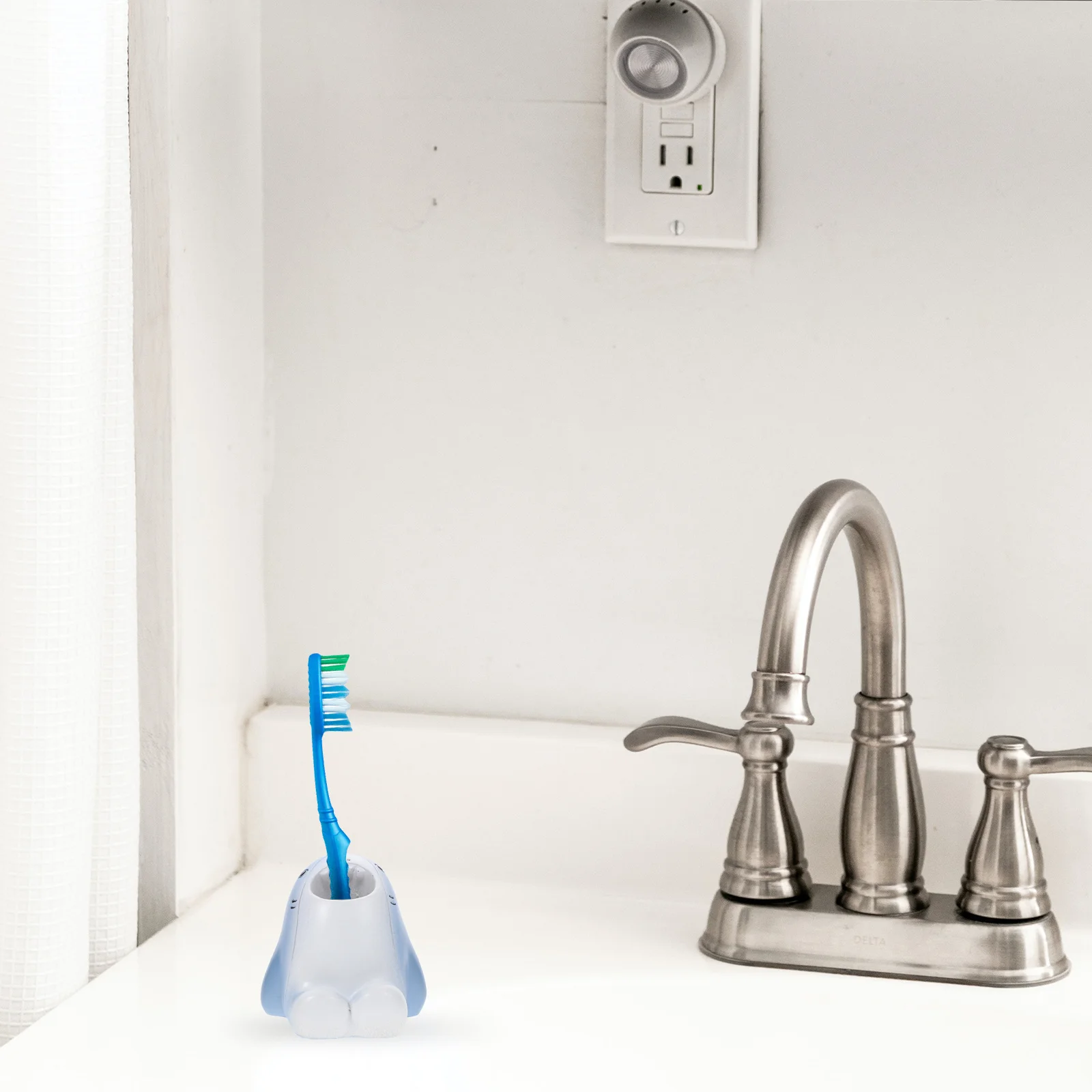 Toothbrush Holder Shark Design Rotating Bathroom Organizer Desktop Storage Cup For Toothbrush Toothpaste Pens Makeup Brushes
Toothbrush Holder Shark Design Rotating Bathroom Organizer Desktop Storage Cup For Toothbrush Toothpaste Pens Makeup Brushes
