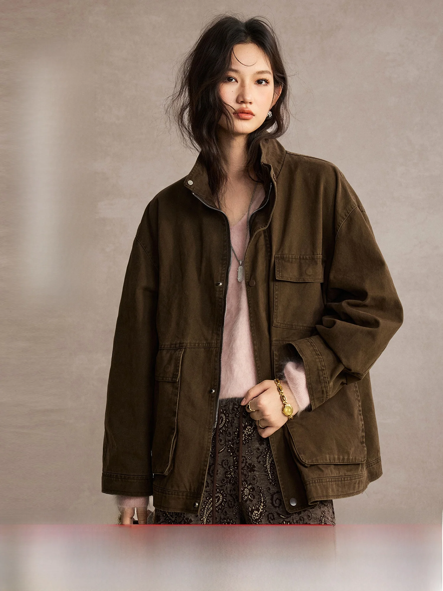 Naguagu Women's Barn Jaet American Workwear Stand Collar Long Velvet Cotton High Densi Loose Fit Autumn Wear Resistant
Naguagu Women's Barn Jaet American Workwear Stand Collar Long Velvet Cotton High Densi Loose Fit Autumn Wear Resistant