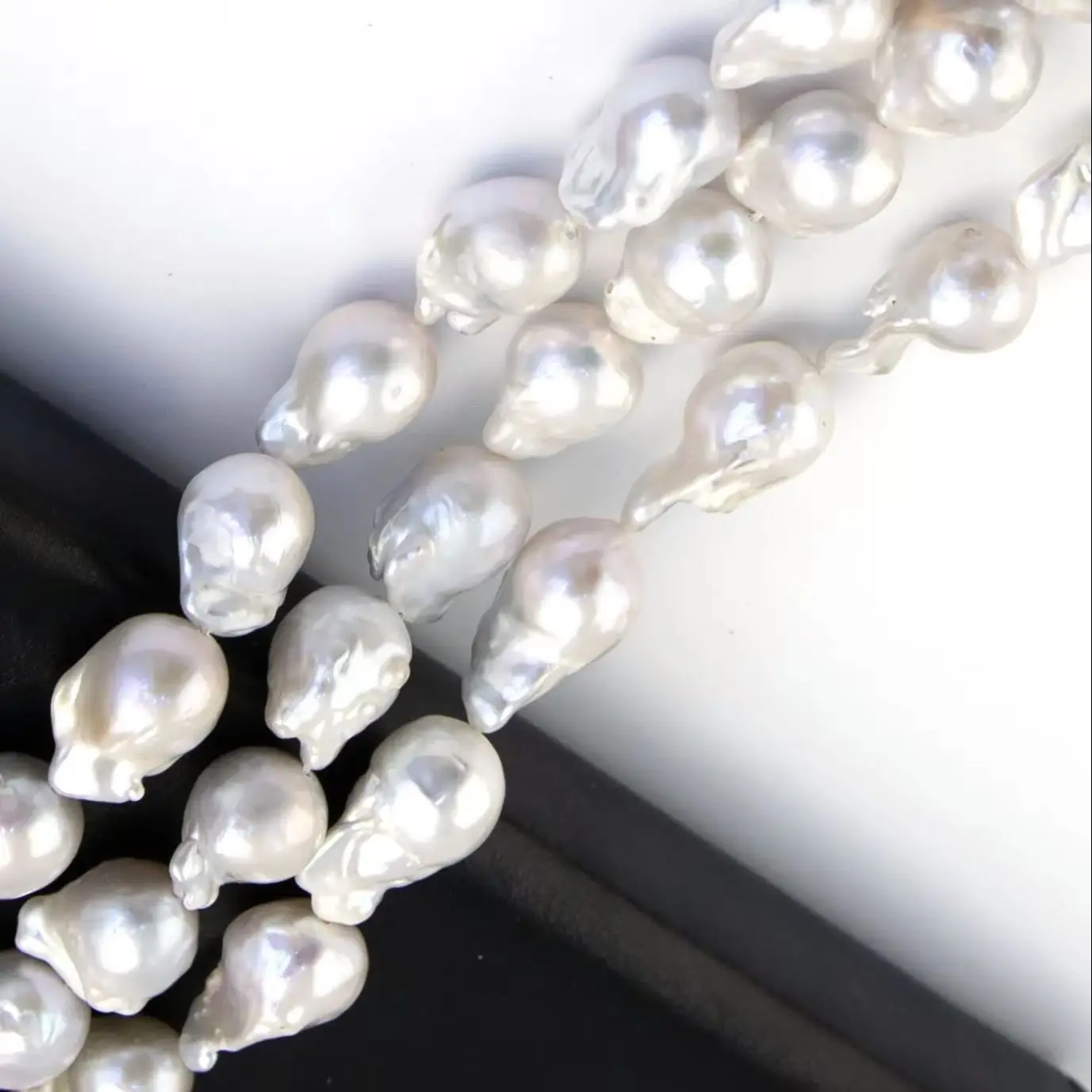 1Strand Natural Freshwater Pearl Baroque Loose Spacer Beads 11-13mm TopSelling for Jewelry Making DIY Necklace Bracelet Earrings
1Strand Natural Freshwater Pearl Baroque Loose Spacer Beads 11-13mm TopSelling for Jewelry Making DIY Necklace Bracelet Earrings