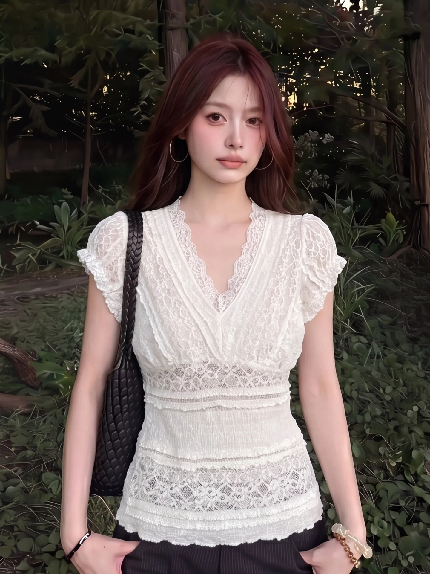 White V-Neck Lace Hollow out T-Shirt Women's Summer New Style Elegant Cute Waist-Cinching Slim Fit Semi-Transparent Short Shi...
White V-Neck Lace Hollow out T-Shirt Women's Summer New Style Elegant Cute Waist-Cinching Slim Fit Semi-Transparent Short Shi...