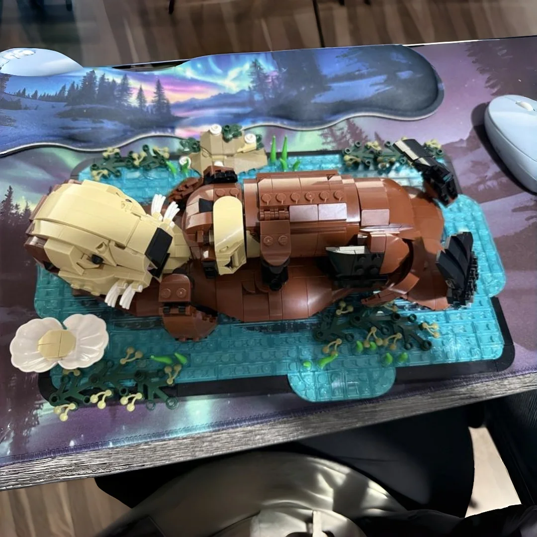 B 1234pcs Moc Floating Sea Otters 21366 Model Building Bricks Ideas ANIMAL Christmas Birthday Dispaly Toy for Family Decor Gifts
B 1234pcs Moc Floating Sea Otters 21366 Model Building Bricks Ideas ANIMAL Christmas Birthday Dispaly Toy for Family Decor Gifts