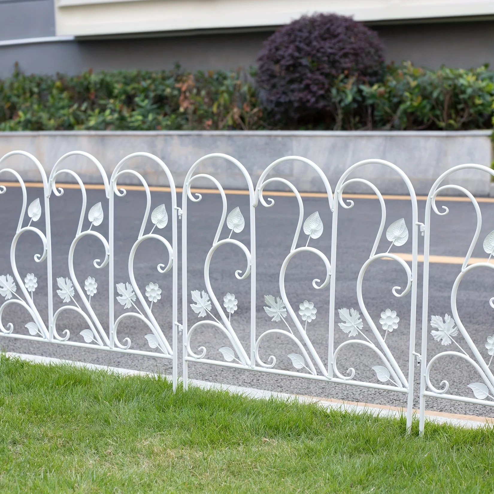 5pcs 23.4 Inch X 24.4 Inch Decorative Garden Fence Panels Metal Landscape Wire Edging Fences White Animal Barrier Border for Outdoor Patios
5pcs 23.4 Inch X 24.4 Inch Decorative Garden Fence Panels Metal Landscape Wire Edging Fences White Animal Barrier Border for Outdoor Patios