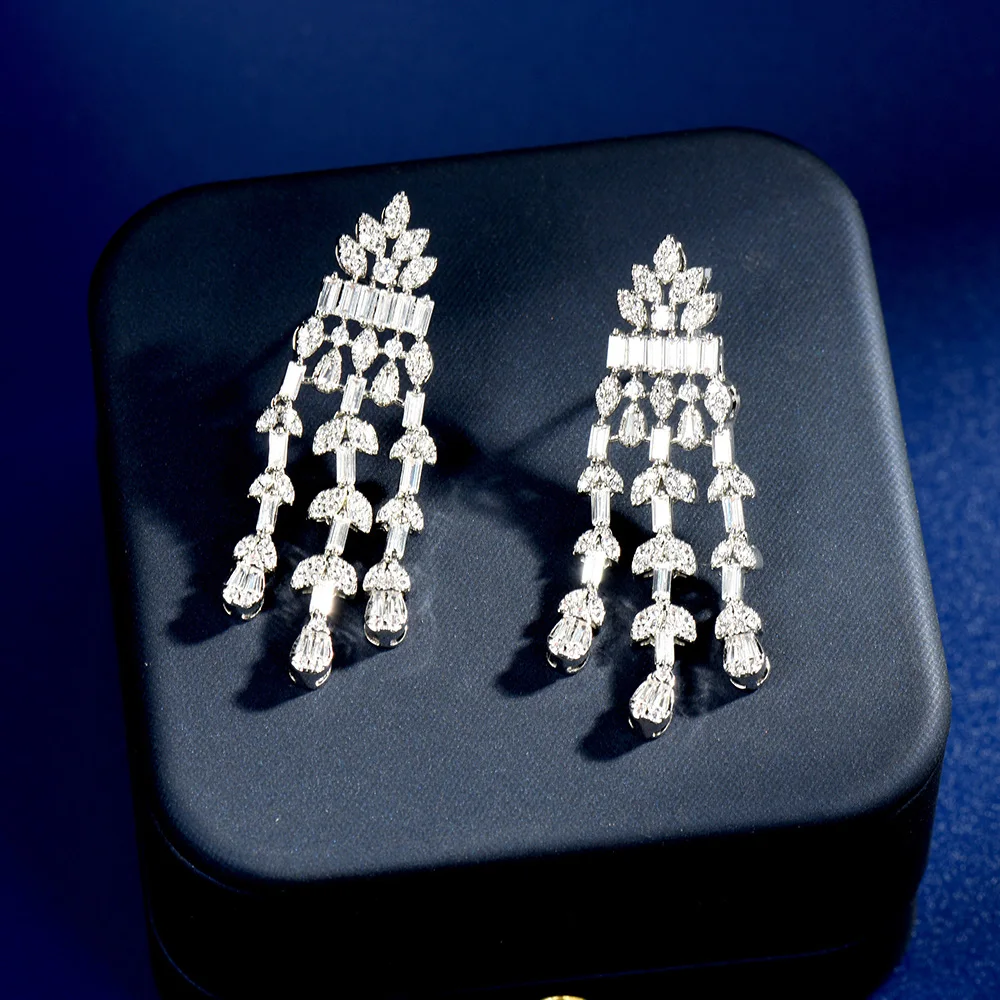 HIBRIDE Cubic Zirconia Long Silver Color Leaf Baguette Party Jewelry Drop Earrings For Women Accessories E08
HIBRIDE Cubic Zirconia Long Silver Color Leaf Baguette Party Jewelry Drop Earrings For Women Accessories E08