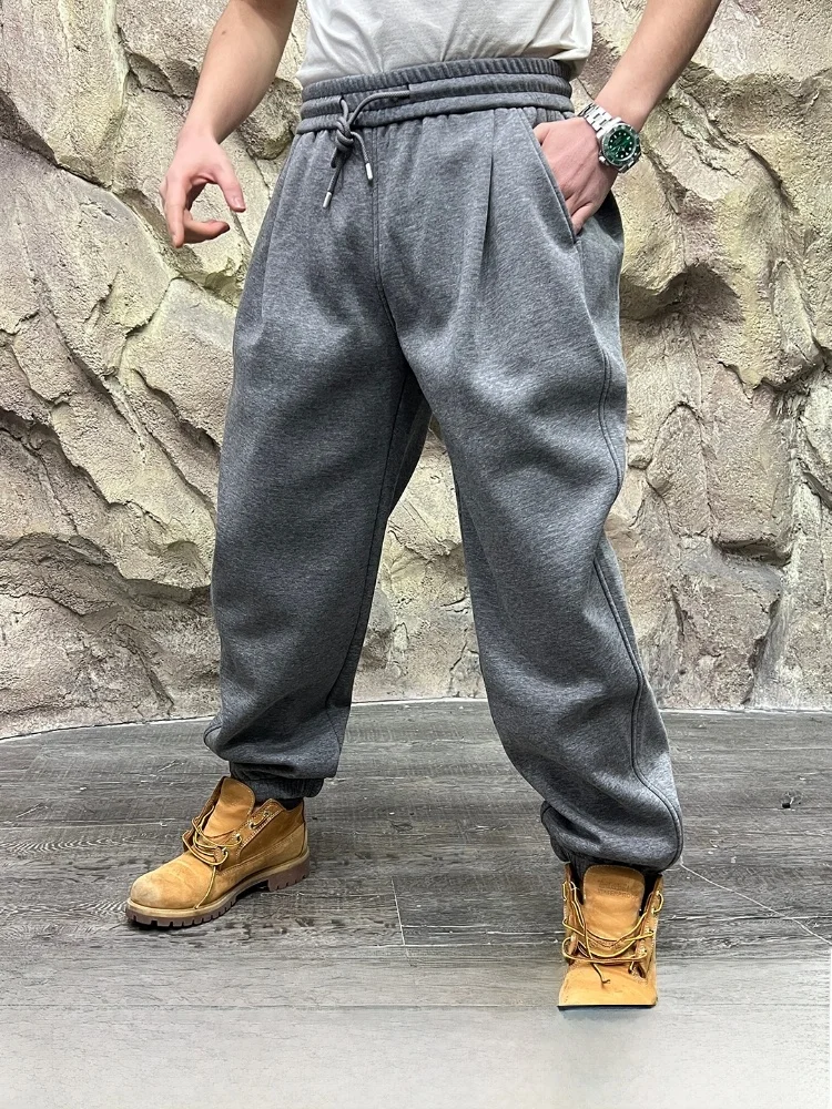 Высококачественные мягкие тяжелые повседневные брюки из модала Fce, мужские широкие спортивные свободные брюки с манжетами, осень-зима, смесь хлопка
Высококачественные мягкие тяжелые повседневные брюки из модала Fce, мужские широкие спортивные свободные брюки с манжетами, осень-зима, смесь хлопка