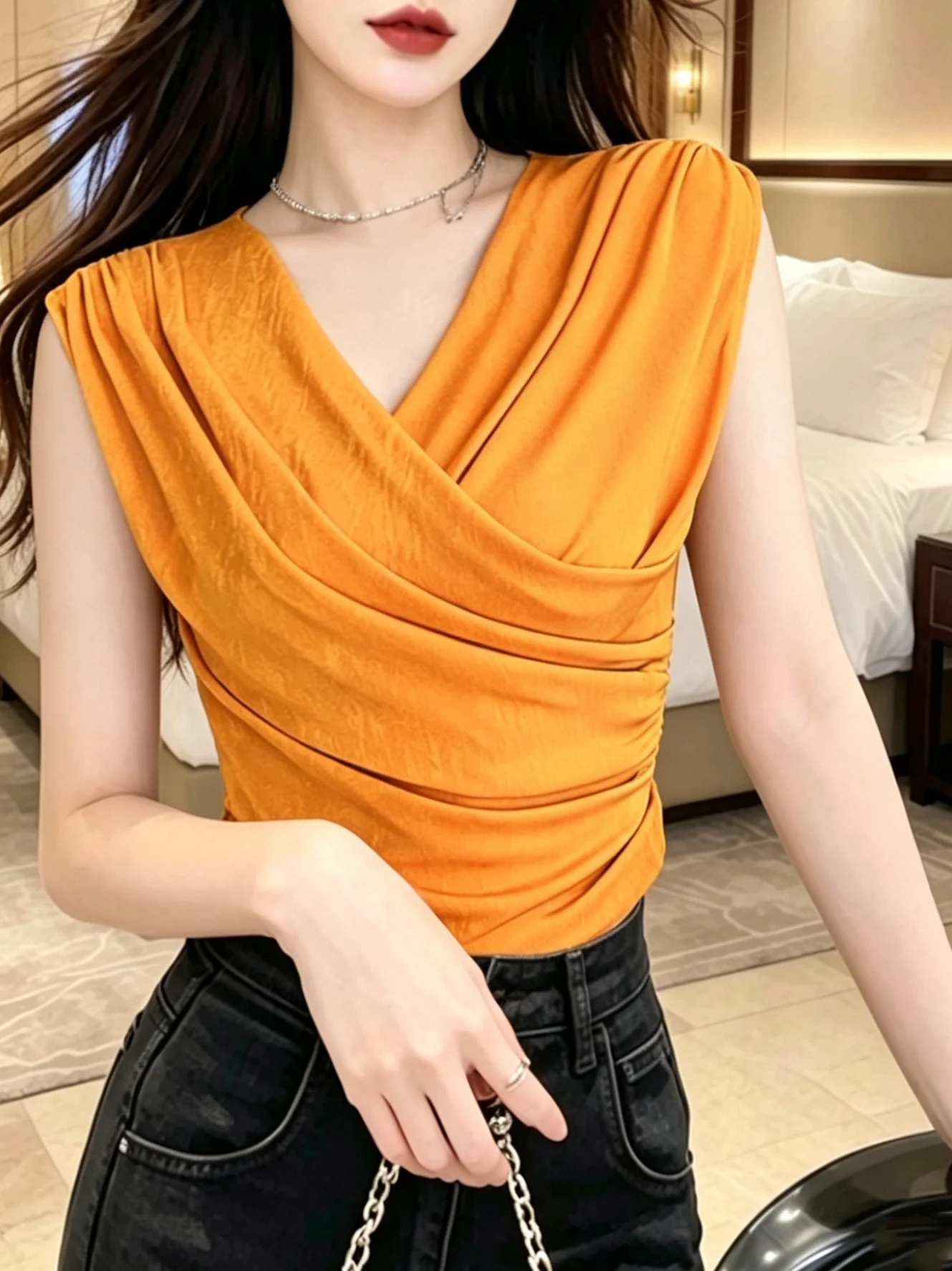 Summer Women's Fashion V-Neck Pleated Slimming Short Sleeve Chiffon Top Elegant Waist-Cinching French Style Lace Shirt
Summer Women's Fashion V-Neck Pleated Slimming Short Sleeve Chiffon Top Elegant Waist-Cinching French Style Lace Shirt