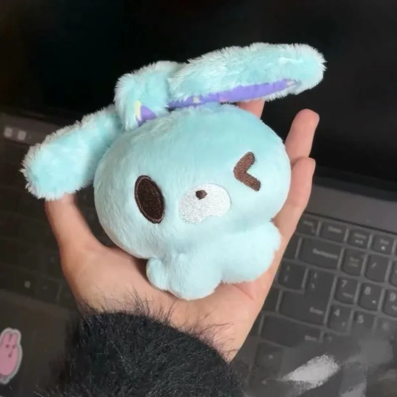Kawaii Sanrio Sugarbunnies, длинные уши, плюшевый кулон, мультяшные подвески, украшение для сумки, детские игрушки, аниме, периферия, подарок на день рождения
Kawaii Sanrio Sugarbunnies, длинные уши, плюшевый кулон, мультяшные подвески, украшение для сумки, детские игрушки, аниме, периферия, подарок на день рождения