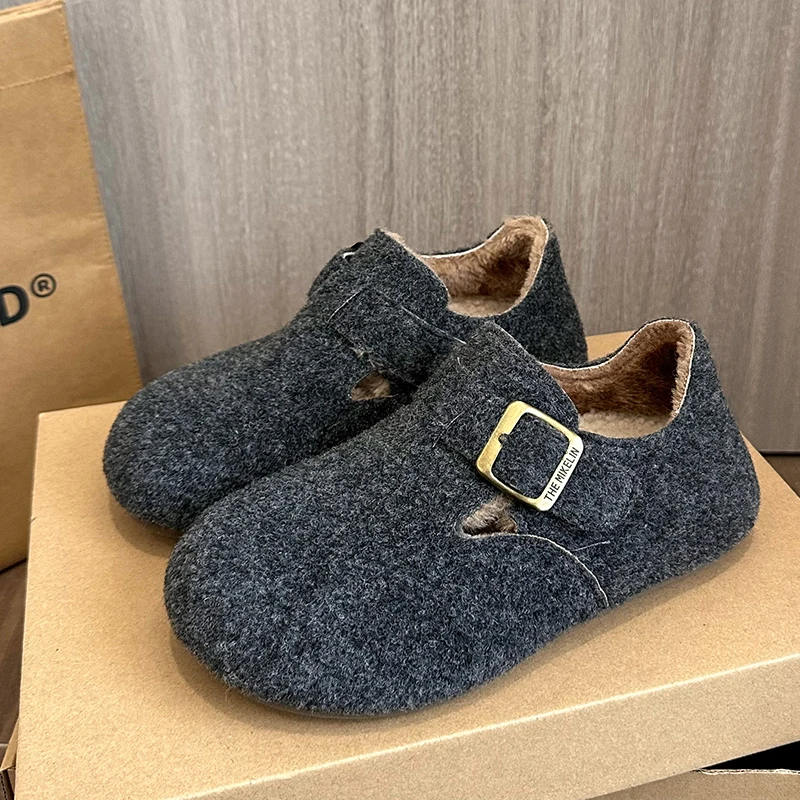 Women's Flat Shoes Winter New Round Head Deep Mouth Suede Metal Buckle Soft Sole Anti-slip Wear-resistant Low-top Shoes
Women's Flat Shoes Winter New Round Head Deep Mouth Suede Metal Buckle Soft Sole Anti-slip Wear-resistant Low-top Shoes