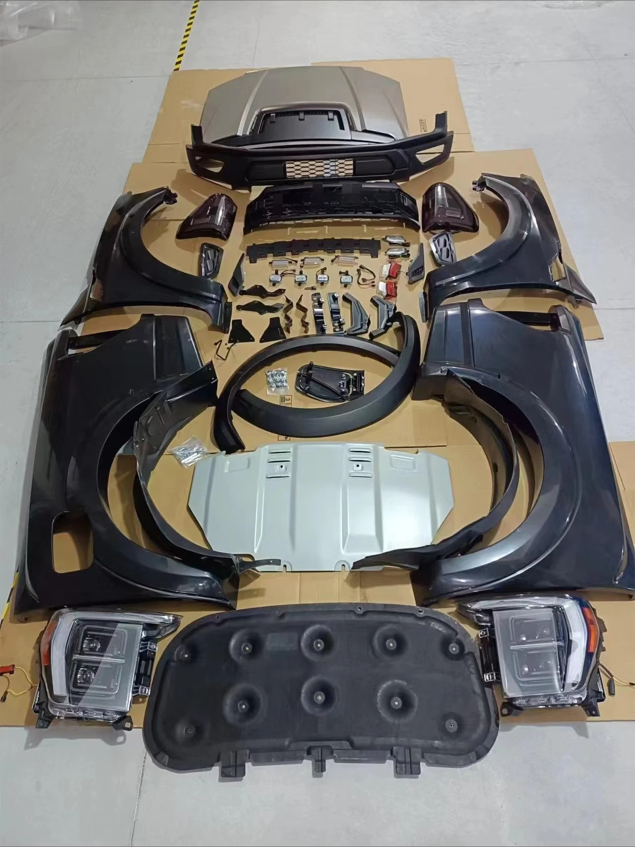 New Style Auto Spare Parts Car Bumper Body Kits for RANGER T6 T7 T8 Upgrade to F150 RAPTOR Sports 2023
New Style Auto Spare Parts Car Bumper Body Kits for RANGER T6 T7 T8 Upgrade to F150 RAPTOR Sports 2023