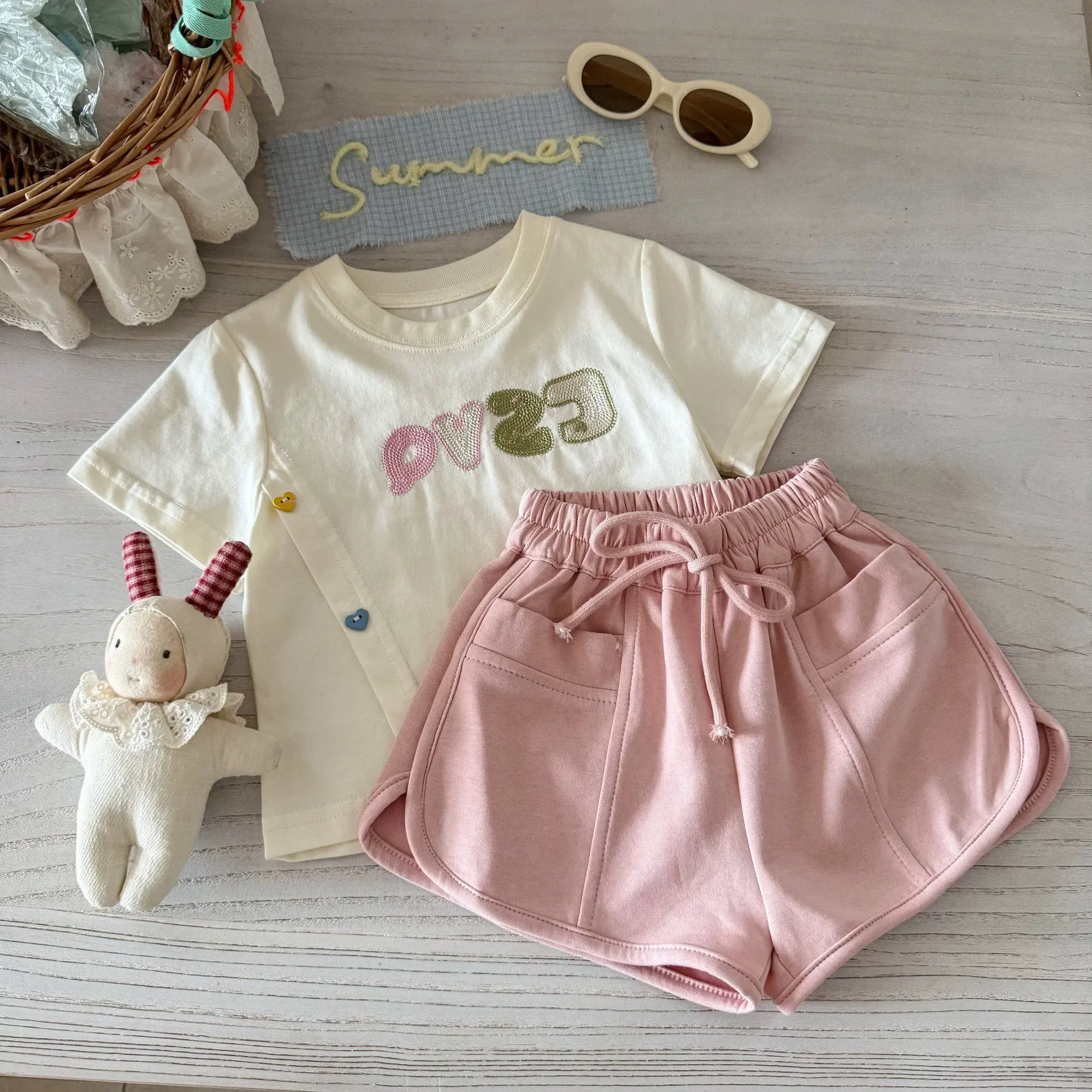 Комплект из двух предметов для девочек из смесового хлопка: летняя одежда, топ с коротким рукавом + леггинсы, повседневный стиль
Комплект из двух предметов для девочек из смесового хлопка: летняя одежда, топ с коротким рукавом + леггинсы, повседневный стиль