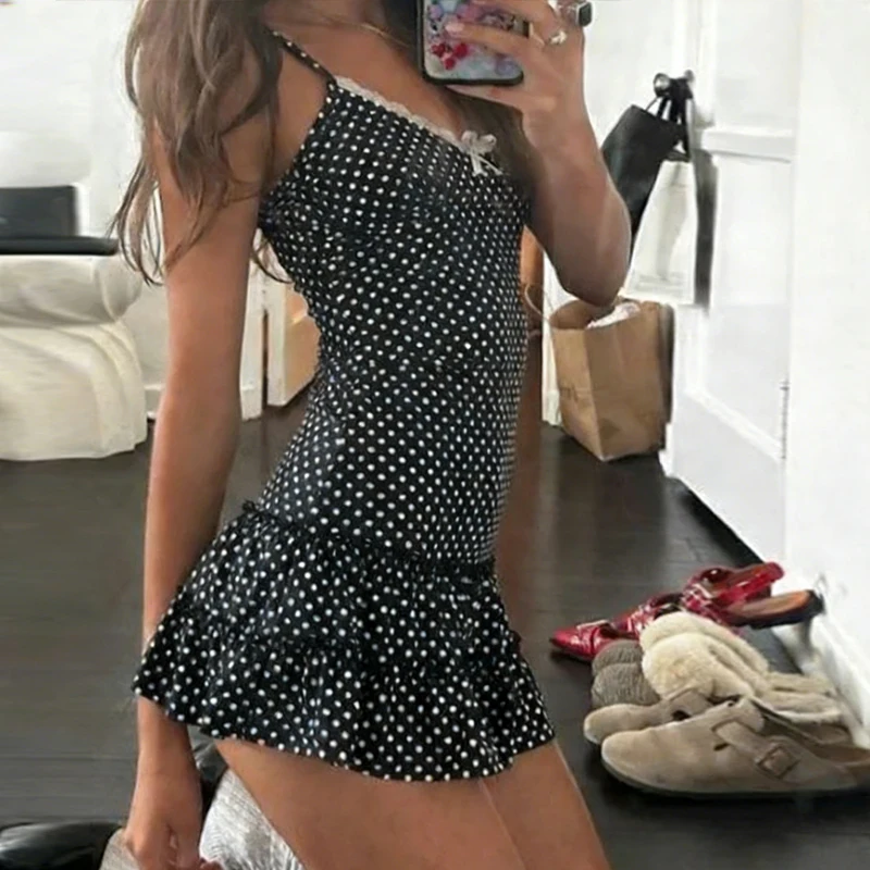 Women's Y2K Polka Dot Bow Tie Waist Lace Trim Strappy Mini Dress Fashion Sexy Slim Fit Party Dress Women's Clothing
Women's Y2K Polka Dot Bow Tie Waist Lace Trim Strappy Mini Dress Fashion Sexy Slim Fit Party Dress Women's Clothing