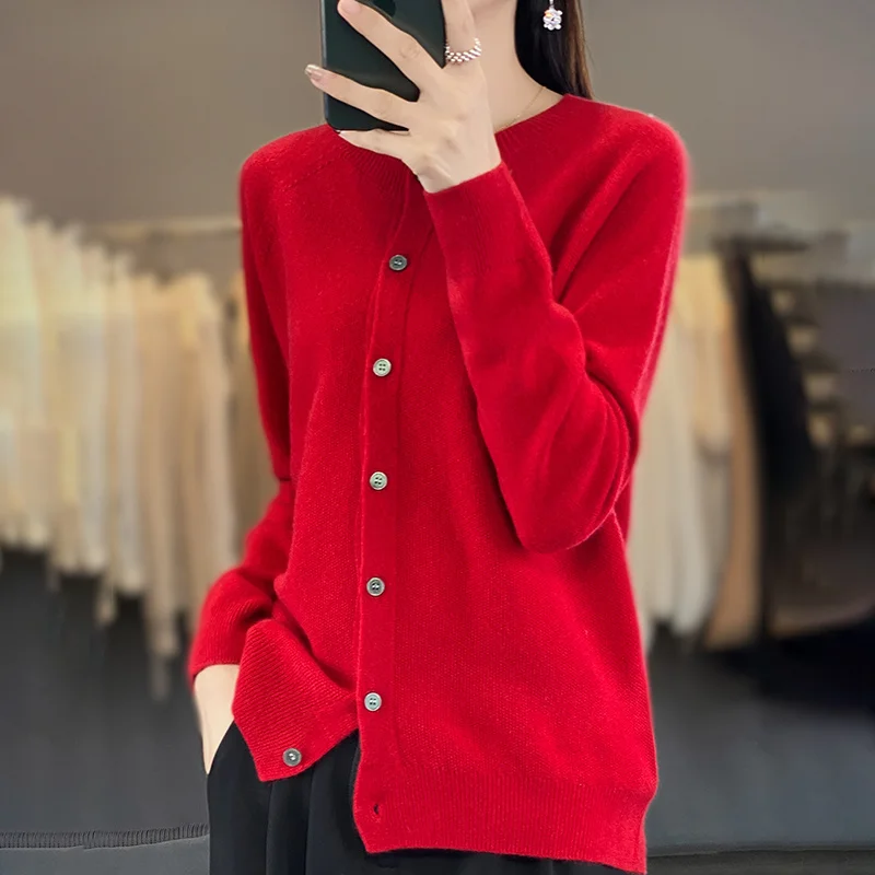 Women's 100% Merino wool cardigan round neck sweater button knit casual top Korean coat versatile top
Women's 100% Merino wool cardigan round neck sweater button knit casual top Korean coat versatile top