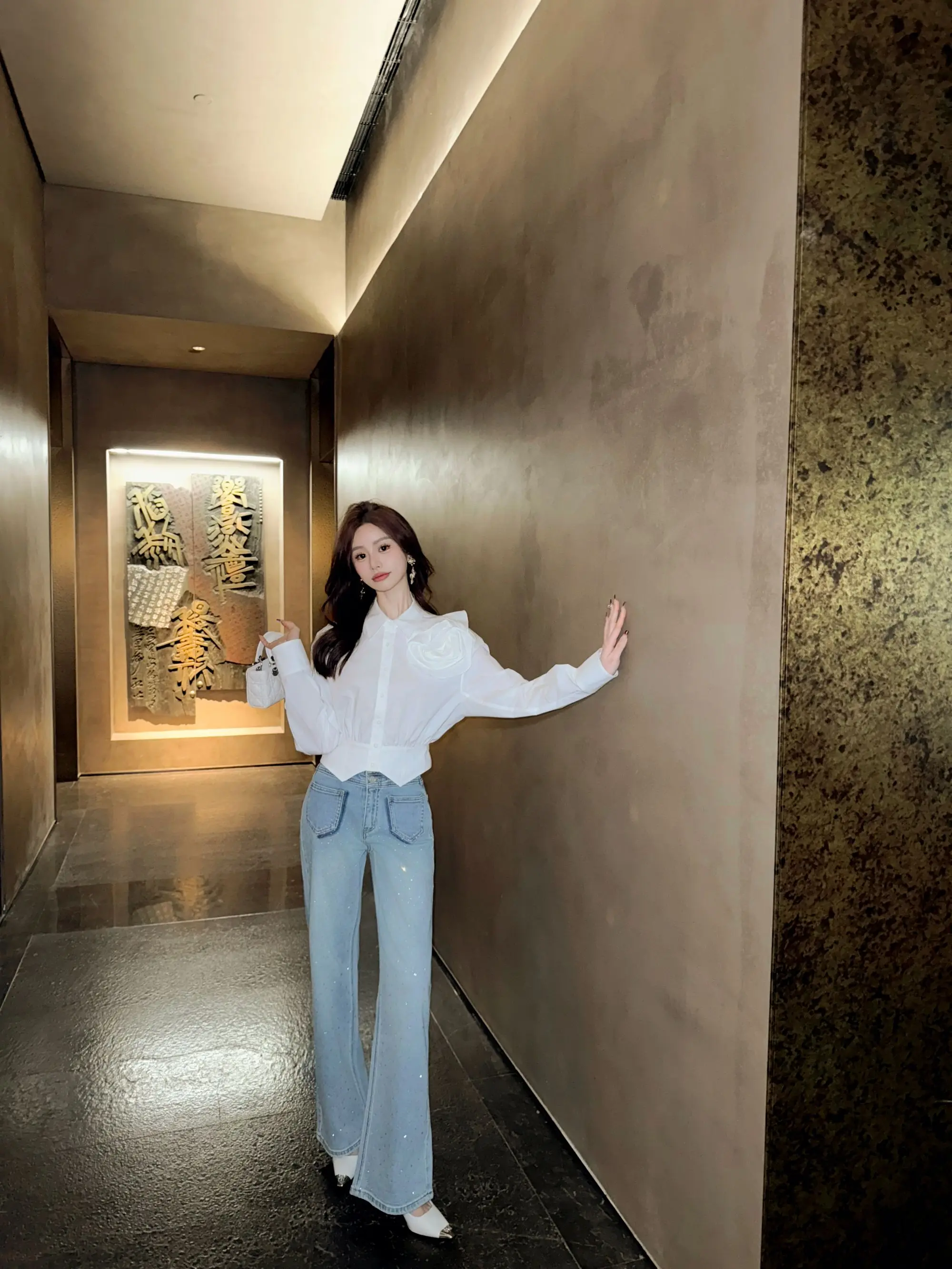 Джинсы Ele прямого кроя с модной отделкой стразами, осенняя новинка, женские, премиум-класса, из денима, с высокой талией, хлопковые
Джинсы Ele прямого кроя с модной отделкой стразами, осенняя новинка, женские, премиум-класса, из денима, с высокой талией, хлопковые