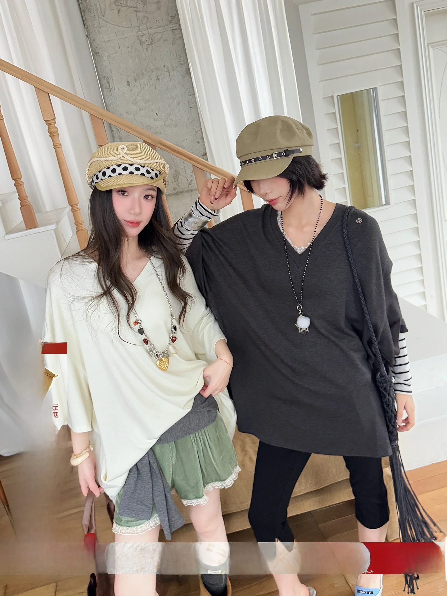 UHOOWU Loose Long V-Ne T-irt Casual Sle Five-Quarter Sve Mid-Waist Length for Young Women Daily Wear
UHOOWU Loose Long V-Ne T-irt Casual Sle Five-Quarter Sve Mid-Waist Length for Young Women Daily Wear