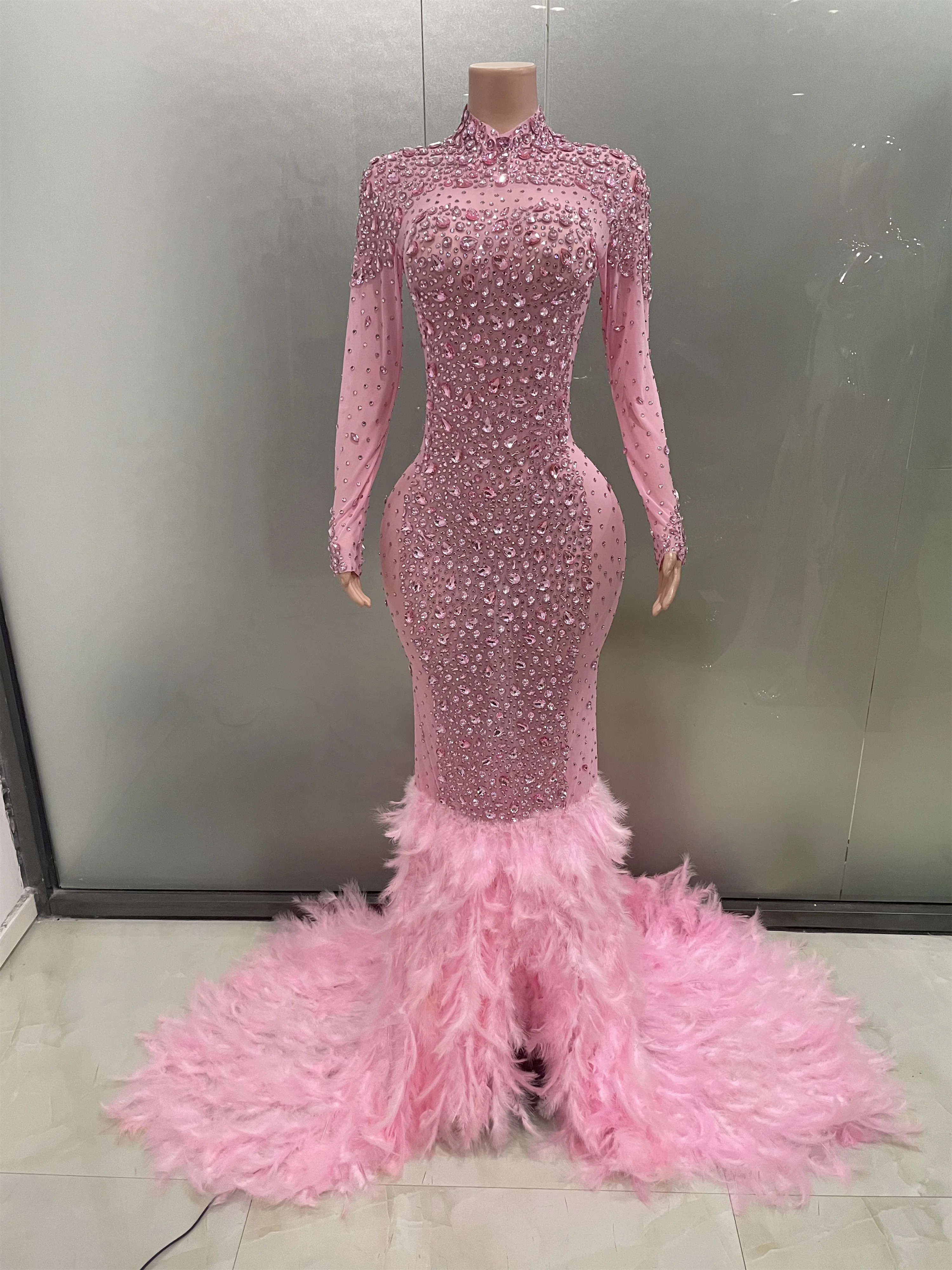 Women Luxury Sparkling Crystals Feathers Mermaid Pink Long Sleeve Maxi Dress Formal Occasions Wedding Celebrate Party Prom Gown
Women Luxury Sparkling Crystals Feathers Mermaid Pink Long Sleeve Maxi Dress Formal Occasions Wedding Celebrate Party Prom Gown