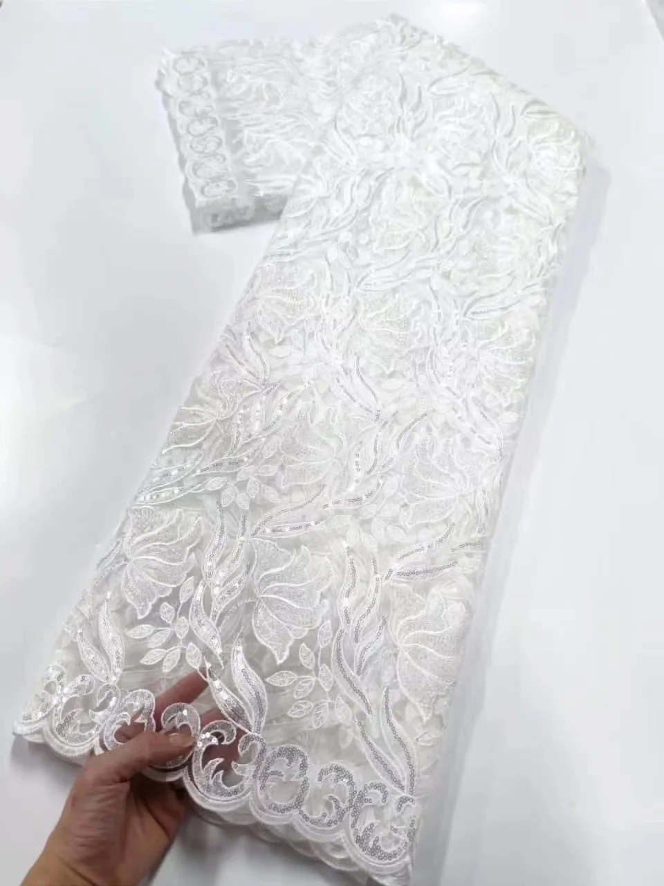 Luxury Beads Sequins Tulle Lace White African Sequence Lace Fabric With Beads High Quality Nigerian French Mesh Net Lace Fabric
Luxury Beads Sequins Tulle Lace White African Sequence Lace Fabric With Beads High Quality Nigerian French Mesh Net Lace Fabric