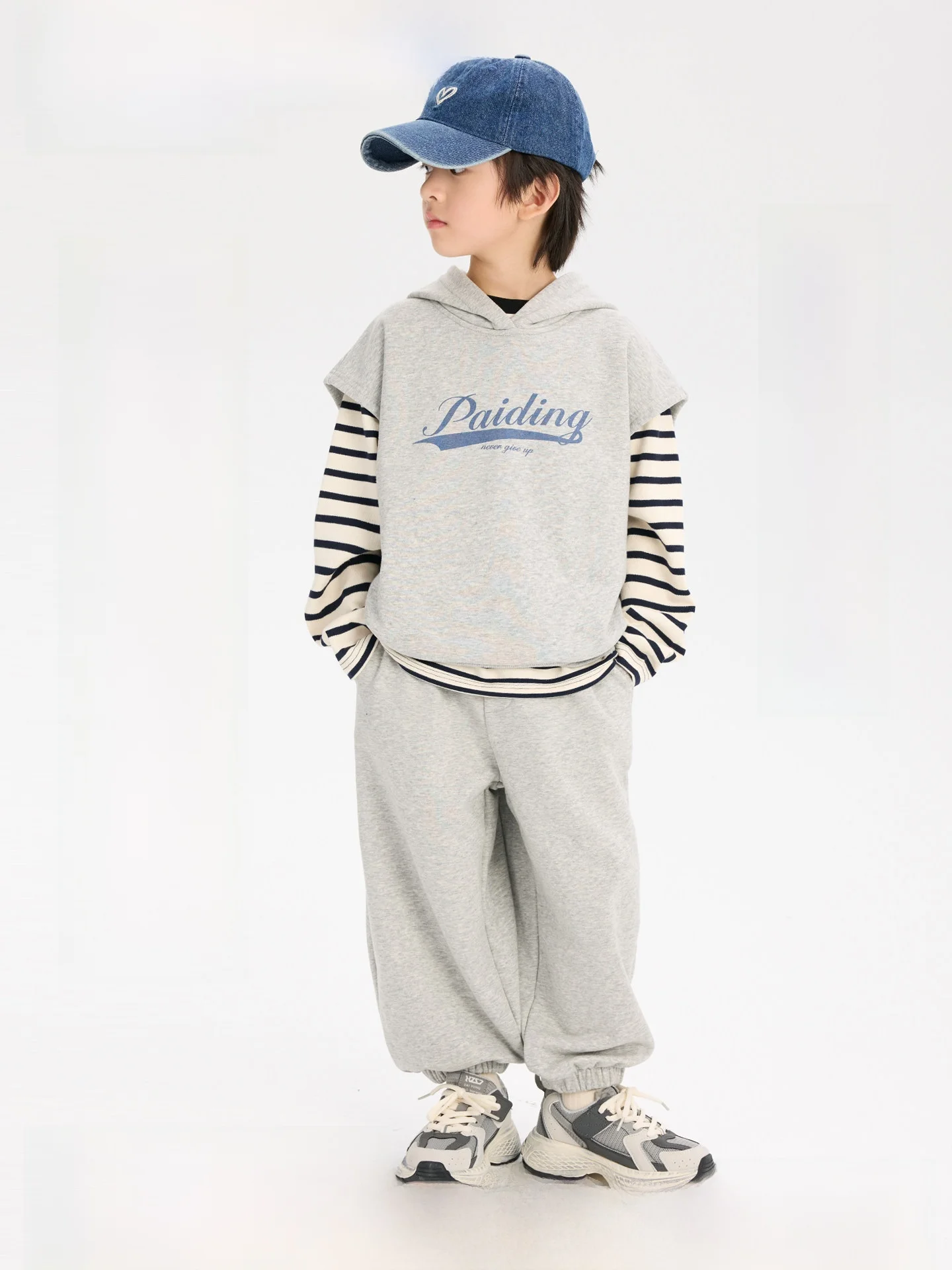 Fashionable Kids Sports Three-Piece Set for Boys Spring Collection Cool Casual Wear Comfortable Cotton Polyester Blend
Fashionable Kids Sports Three-Piece Set for Boys Spring Collection Cool Casual Wear Comfortable Cotton Polyester Blend