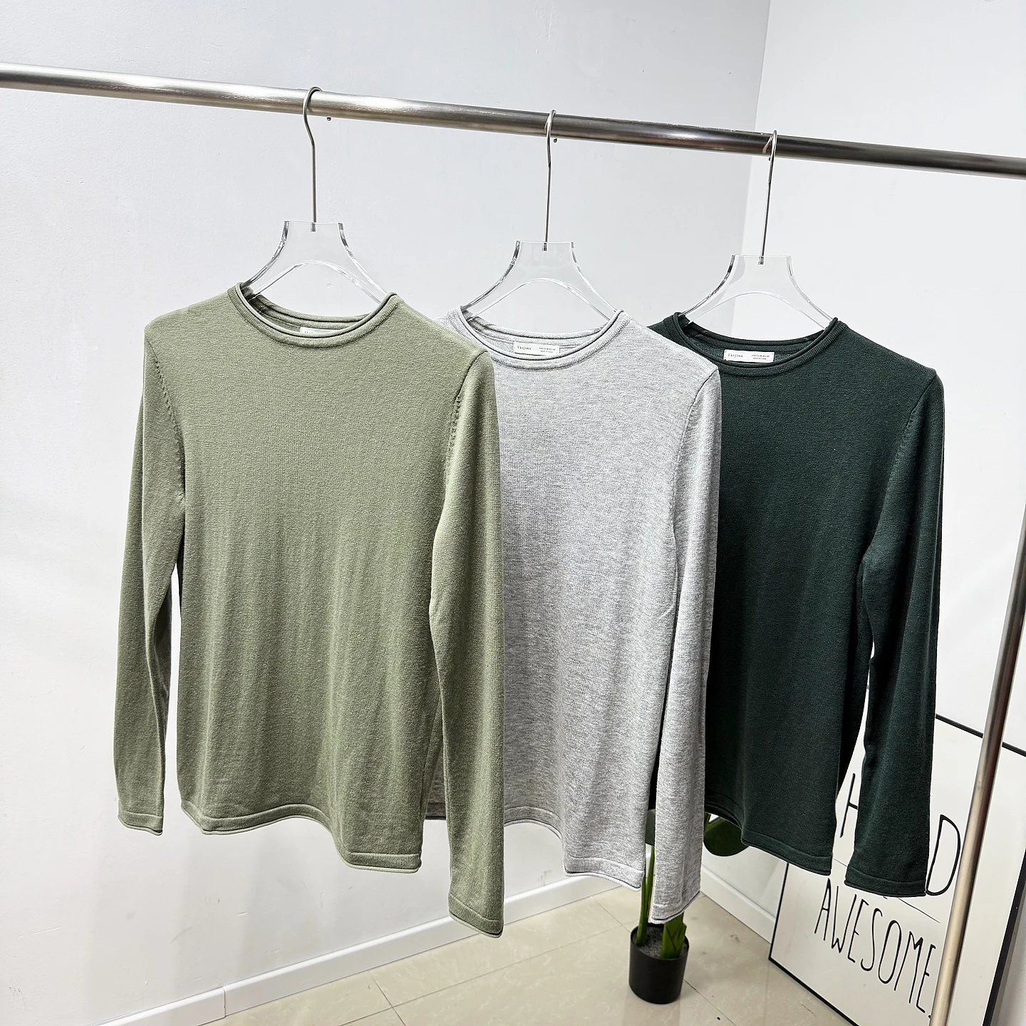 Мужской вязаный дышащий свитер Laid-ba с длинным рукавом, круглым вырезом и манжетами, повседневная базовая одежда
Мужской вязаный дышащий свитер Laid-ba с длинным рукавом, круглым вырезом и манжетами, повседневная базовая одежда