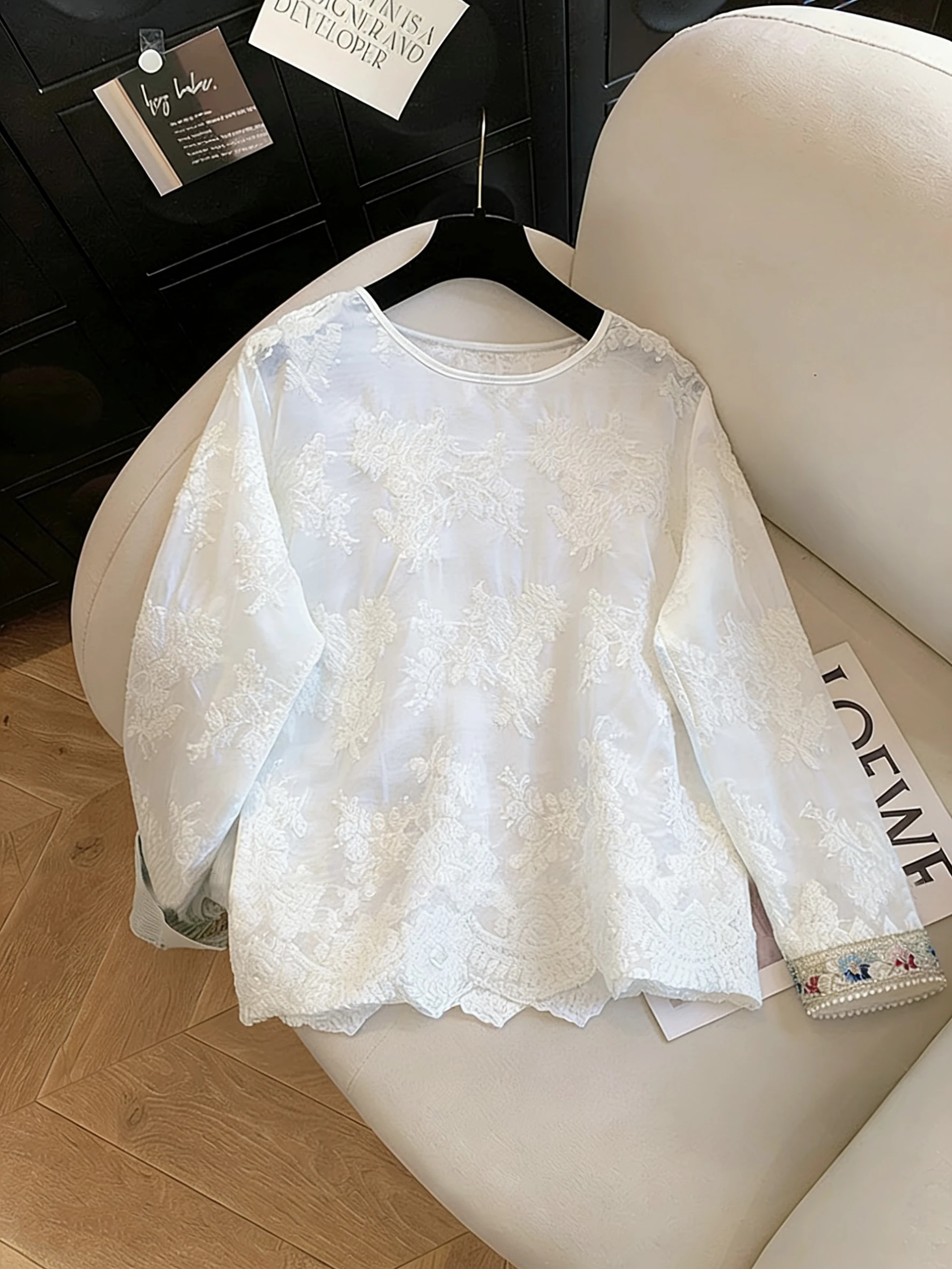 Новая легкая рубашка в китайском стиле с тяжелой вышивкой, с длинным рукавом, для мужчин и женщин, весна-лето, модный свободный универсальный топ
Новая легкая рубашка в китайском стиле с тяжелой вышивкой, с длинным рукавом, для мужчин и женщин, весна-лето, модный свободный универсальный топ