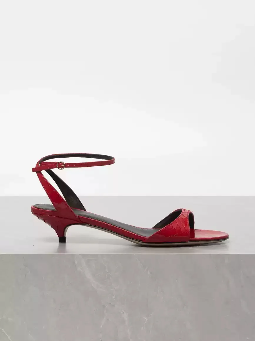 Women's Patent Leather Kitten Heel Sandals Open-Toe Ankle Strap Shoes with Adjustable Buckle Elegant Footwear for Parties Dates
Women's Patent Leather Kitten Heel Sandals Open-Toe Ankle Strap Shoes with Adjustable Buckle Elegant Footwear for Parties Dates