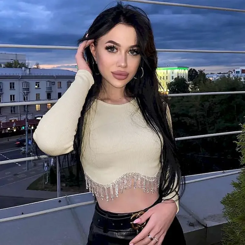 Sexy Rhinestone Tassel Women Crop Tops Women Y2k Fashion Slim Knitted T-shirts for Women Elegant Long Sleeve White Tee Female
Sexy Rhinestone Tassel Women Crop Tops Women Y2k Fashion Slim Knitted T-shirts for Women Elegant Long Sleeve White Tee Female