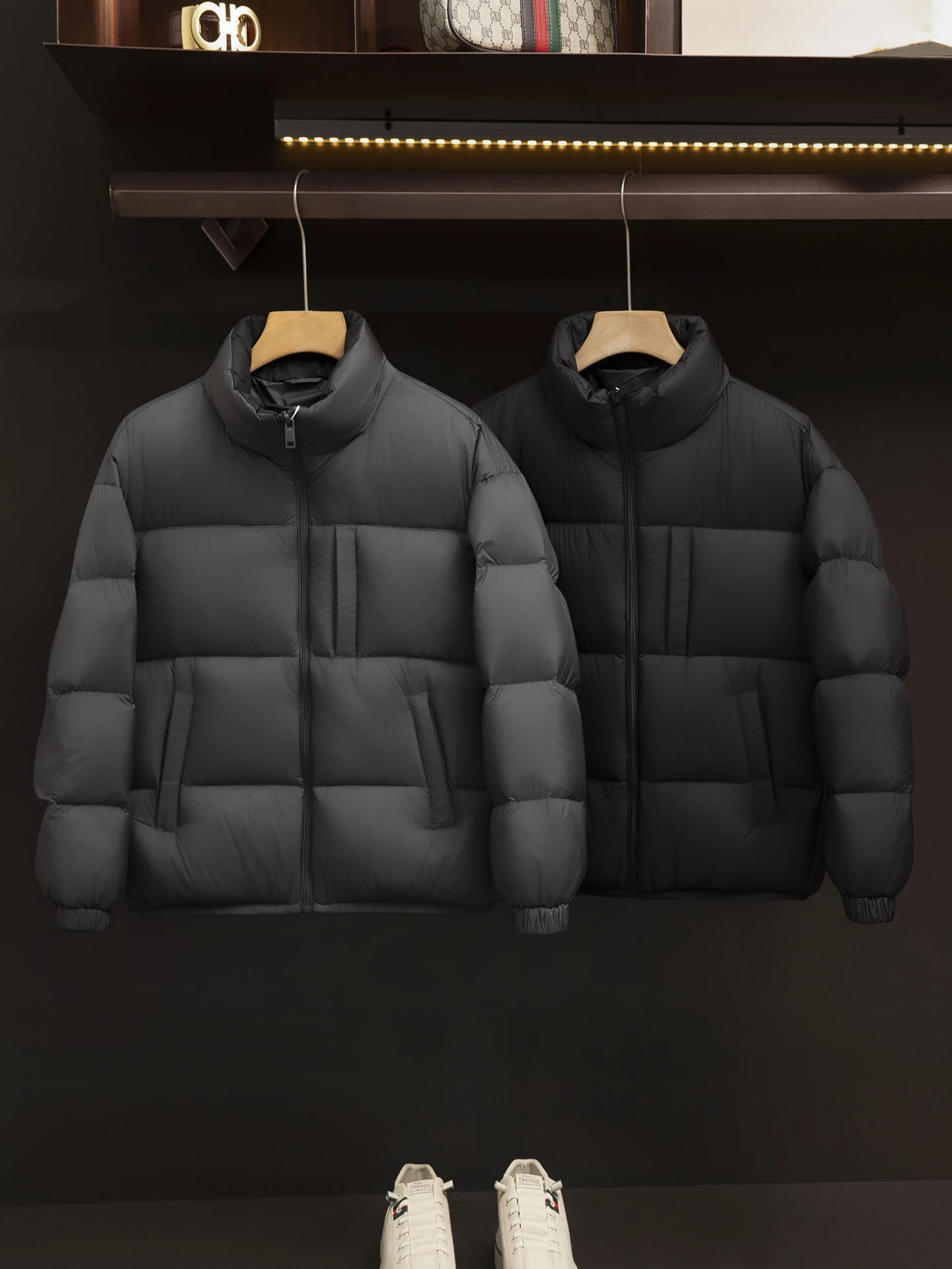 Мужская утепленная куртка с высоким воротником, легкая, зимняя, ультразащита от холода, 90% белый пух, премиум-класса
Мужская утепленная куртка с высоким воротником, легкая, зимняя, ультразащита от холода, 90% белый пух, премиум-класса