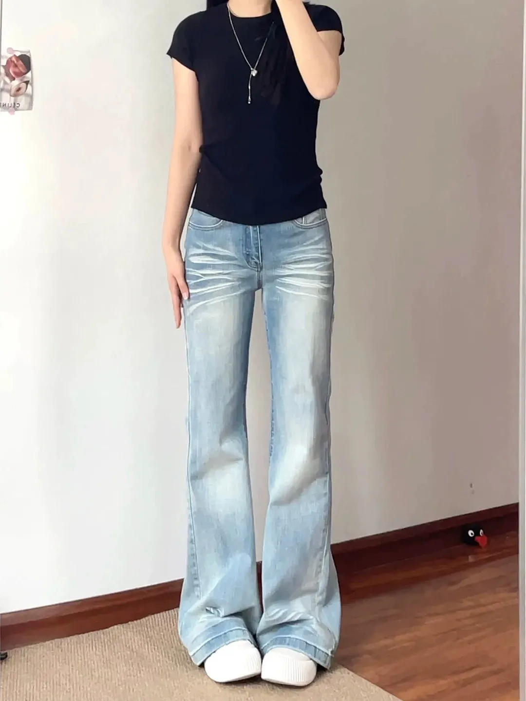 Light Blue Low Waist Bell Bottom Jeans Women's Small Size Slim Wide Leg Loose Slimming Non-Matching Leggings
Light Blue Low Waist Bell Bottom Jeans Women's Small Size Slim Wide Leg Loose Slimming Non-Matching Leggings