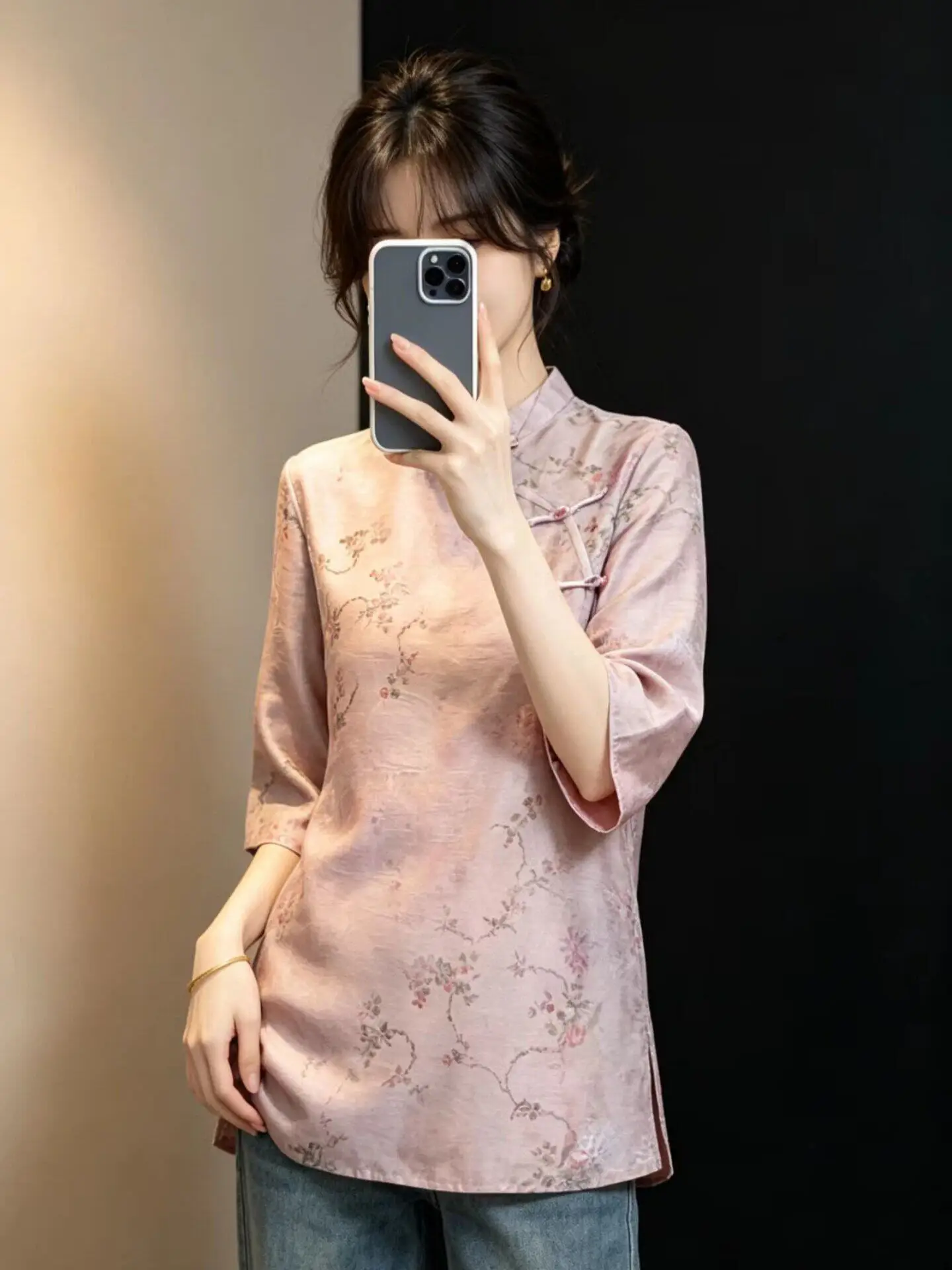 Elegant Stand Collar Seven Quarter Sleeve Shirt Women's Casual Versatile National Style Button Slanting Top for Summer 2026
Elegant Stand Collar Seven Quarter Sleeve Shirt Women's Casual Versatile National Style Button Slanting Top for Summer 2026