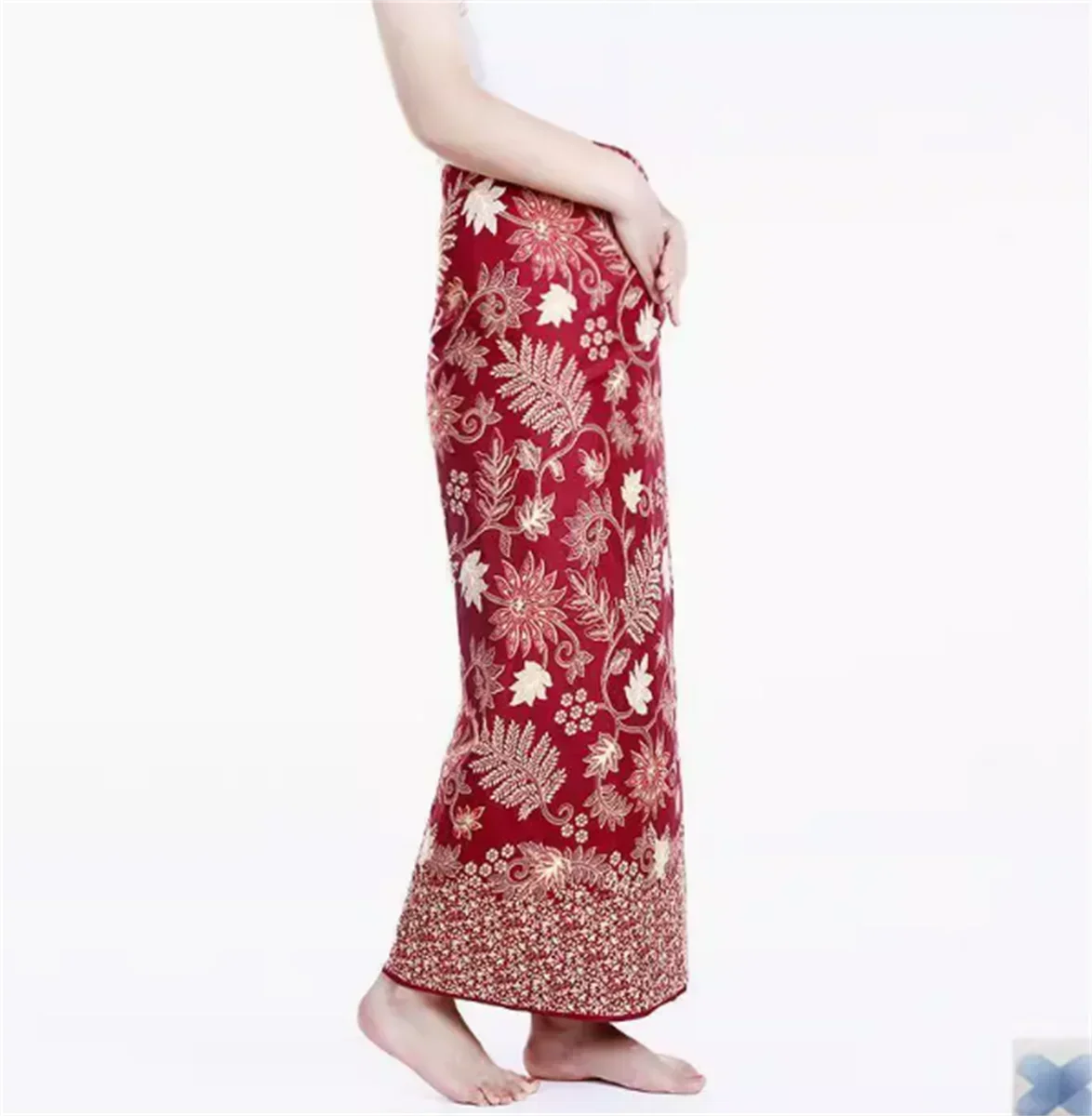 Jingpo ethnic group high-end hand woven Dai clothing women's dragon spine striped tube skirt fabric
Jingpo ethnic group high-end hand woven Dai clothing women's dragon spine striped tube skirt fabric