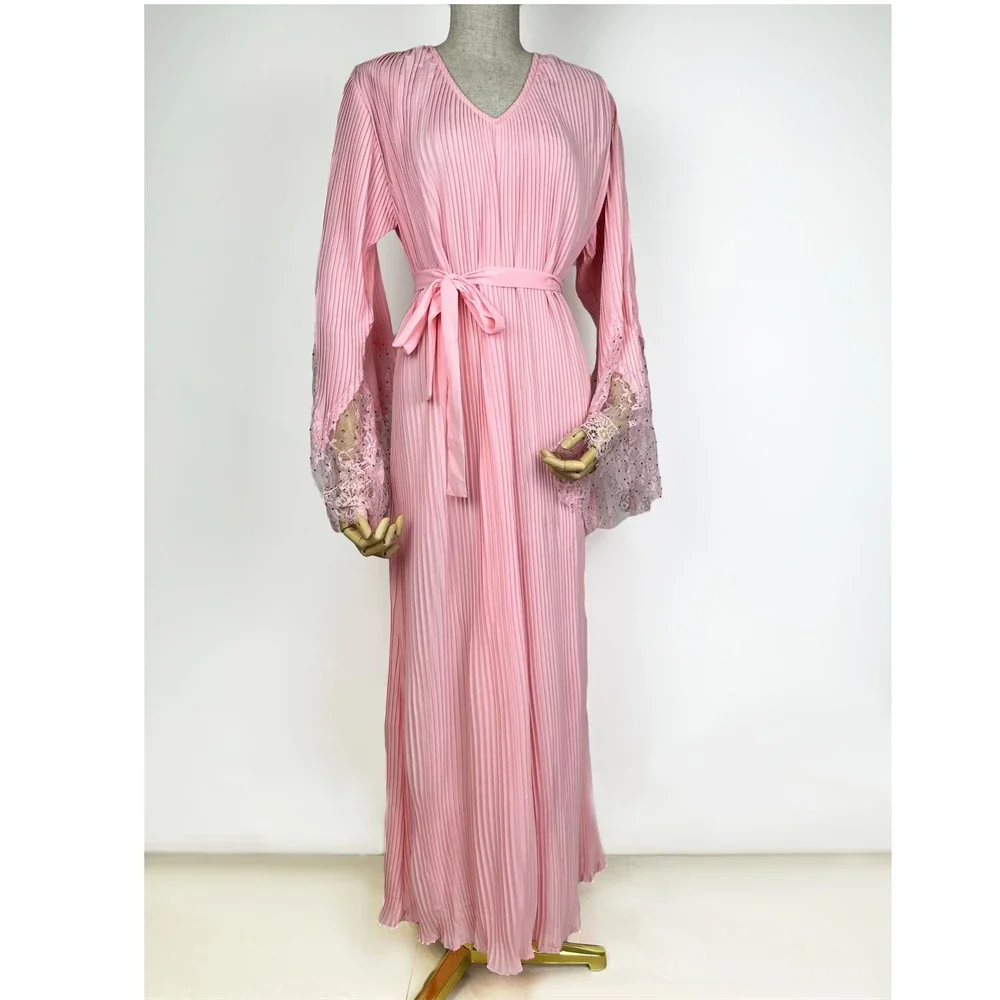 Elegant Women Muslim Lace Diamond Pleated Hijab Abaya Long Maxi Dress Turkey Kaftan Arab Robe Eid Party Vestidos Dubai Jalabiya
Elegant Women Muslim Lace Diamond Pleated Hijab Abaya Long Maxi Dress Turkey Kaftan Arab Robe Eid Party Vestidos Dubai Jalabiya