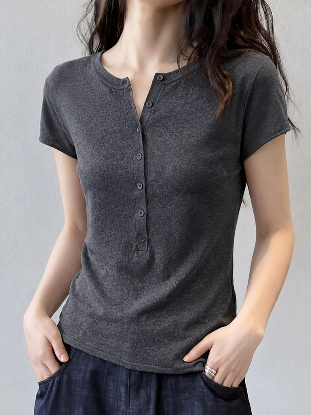 Slim Fit round Neck Short Sleeve T-Shirt Half Open Collar Summer Fashionable Women's Top Casual Versatile Elegant Stylish
Slim Fit round Neck Short Sleeve T-Shirt Half Open Collar Summer Fashionable Women's Top Casual Versatile Elegant Stylish