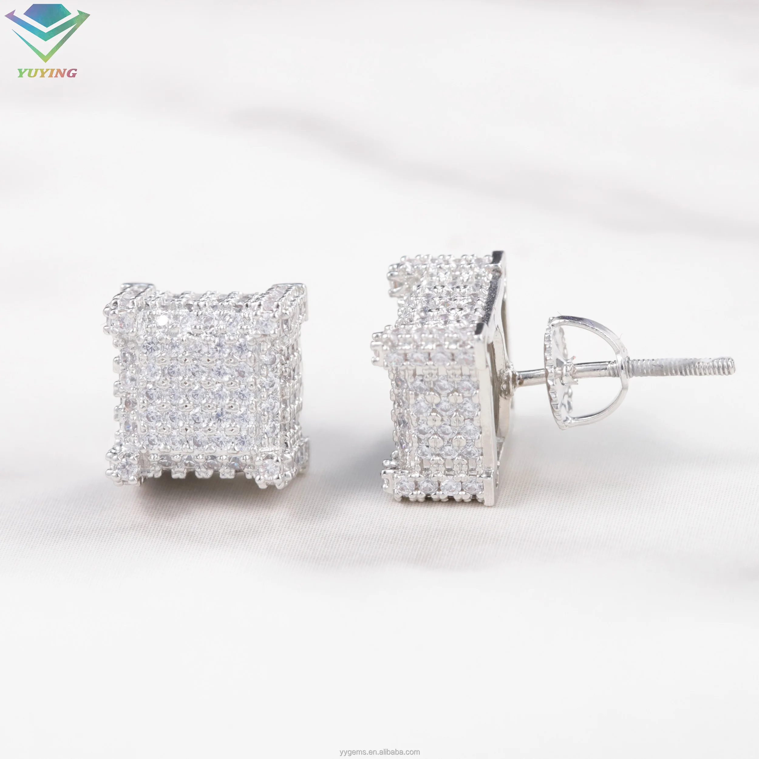 Yu Ying fashion stud earring S925 silver with vvs moissanite designer earrings gold plated women's earrings
Yu Ying fashion stud earring S925 silver with vvs moissanite designer earrings gold plated women's earrings