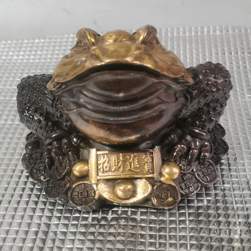 Antique Collectible Ornament: Gilt Bronze Money-Carrying Toad Decoration
Antique Collectible Ornament: Gilt Bronze Money-Carrying Toad Decoration
