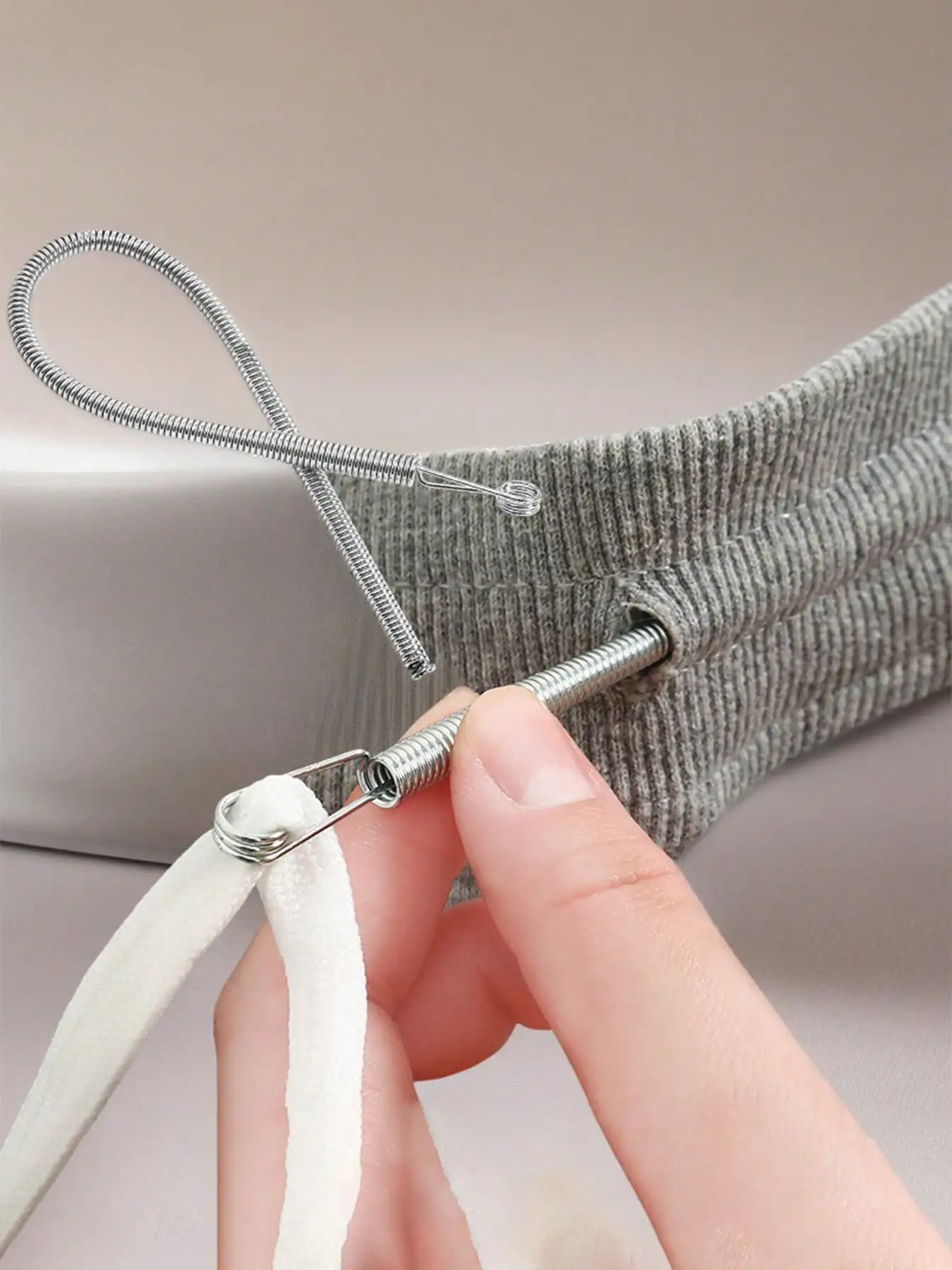 1pc Spring-Loaded Flexible Drawstring Replacement Tool | 2-In-1 Elastic Band Inserter For Pants, Hoodies & Skirts | Home Essentials Kit With Waistband Stringer, No-Sew DIY Helper | Christmas Gift For Women (Steel Spring, Bendable Guide Tip)
1pc Spring-Loaded Flexible Drawstring Replacement Tool | 2-In-1 Elastic Band Inserter For Pants, Hoodies & Skirts | Home Essentials Kit With Waistband Stringer, No-Sew DIY Helper | Christmas Gift For Women (Steel Spring, Bendable Guide Tip)