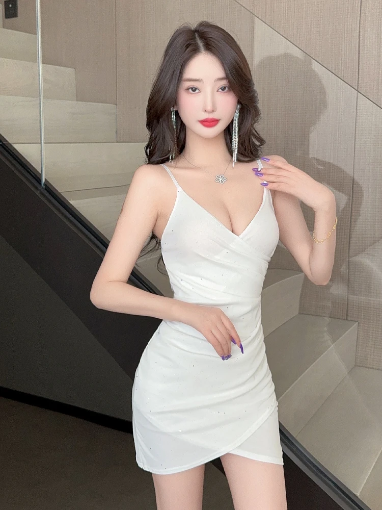 Сексуальная шикарная юбка с рюшами и ремешком Dr V-Ne, подчеркивающая грудь, утягивающая талия, юбка без свека, летняя мода для молодых женщин
Сексуальная шикарная юбка с рюшами и ремешком Dr V-Ne, подчеркивающая грудь, утягивающая талия, юбка без свека, летняя мода для молодых женщин