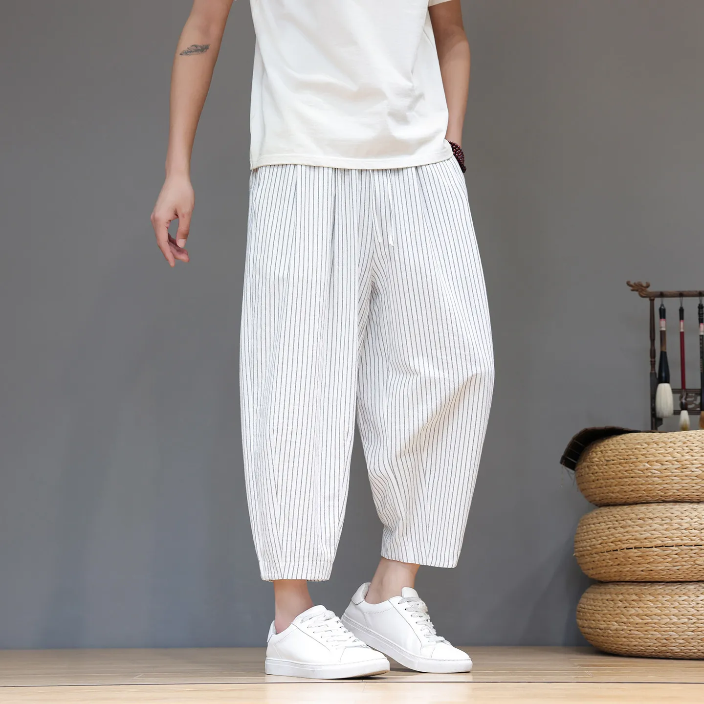 Men Chinese Style Curved Stripe Harem Pants Summer Cotton Linen Pants Wide Leg Trousers Breathable Lightweight Oversized Pants
Men Chinese Style Curved Stripe Harem Pants Summer Cotton Linen Pants Wide Leg Trousers Breathable Lightweight Oversized Pants