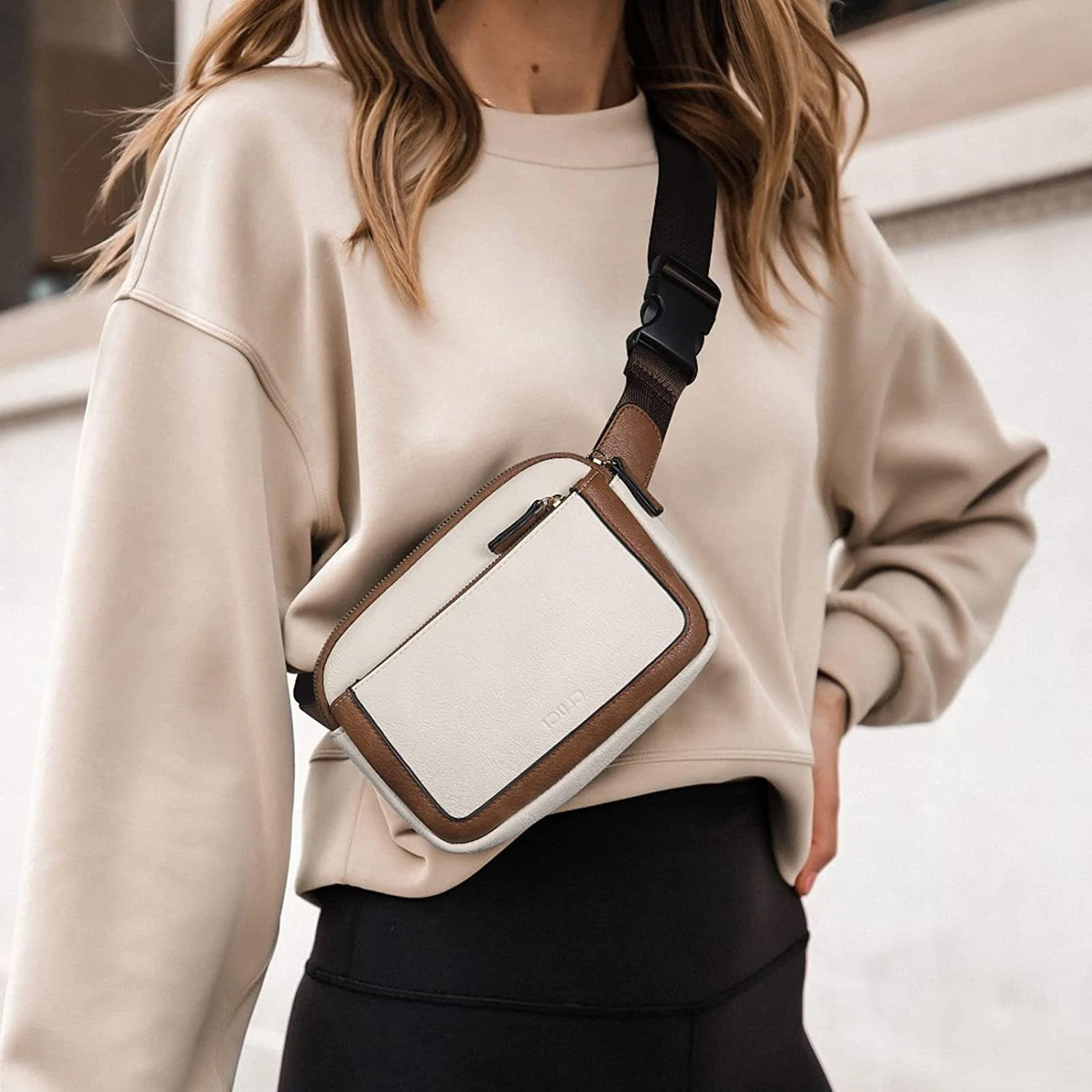 Women Sports Waist Bag PU Leather Crossbody Waist Bag Adjustable Strap Vegan Messenger Handbag for Travel Running Belt Bags
Women Sports Waist Bag PU Leather Crossbody Waist Bag Adjustable Strap Vegan Messenger Handbag for Travel Running Belt Bags