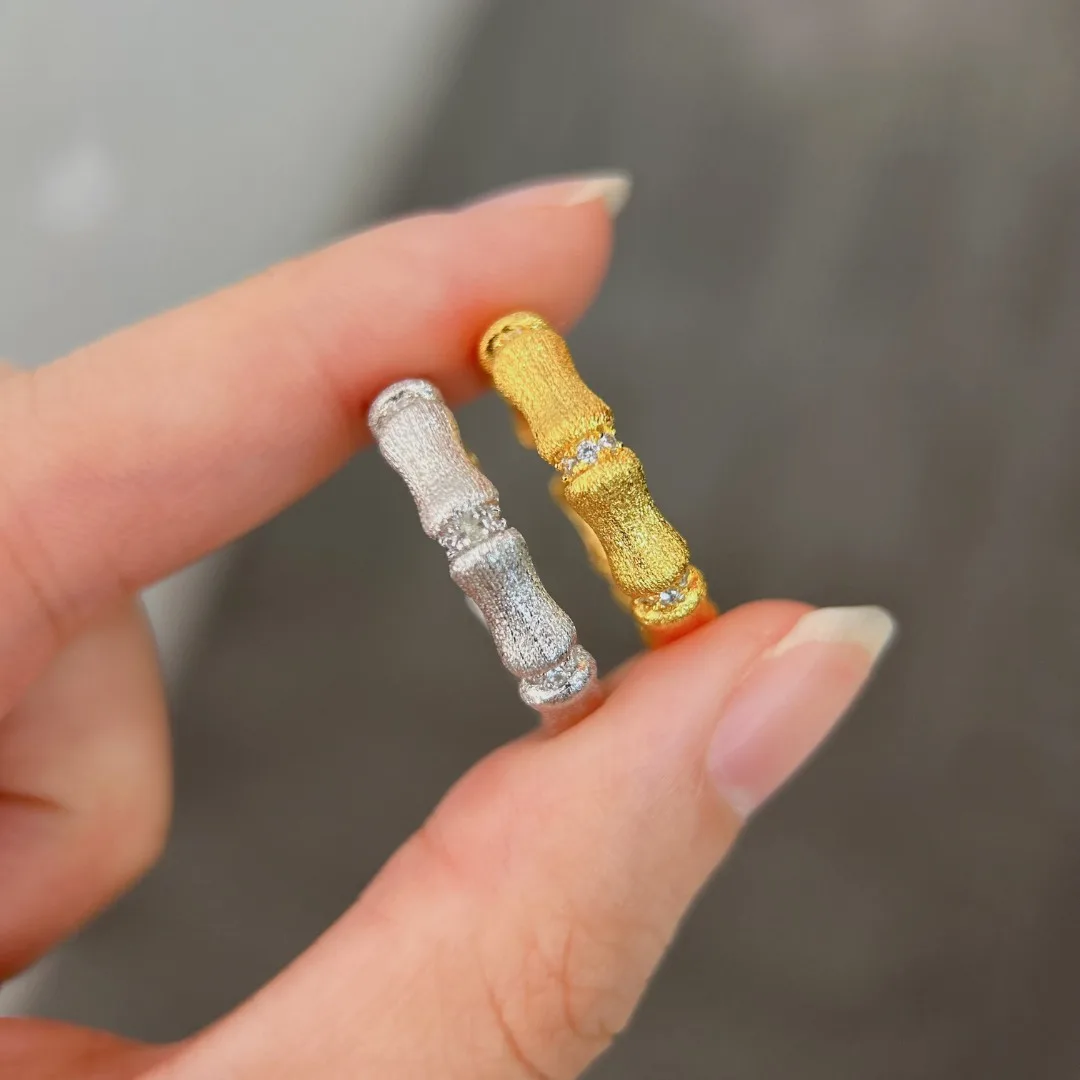 JG25 Твердые кольца из стерлингового серебра 925 пробы с толстыми цирконами из золота 18 карат для женских классических коктейльных колец
JG25 Твердые кольца из стерлингового серебра 925 пробы с толстыми цирконами из золота 18 карат для женских классических коктейльных колец