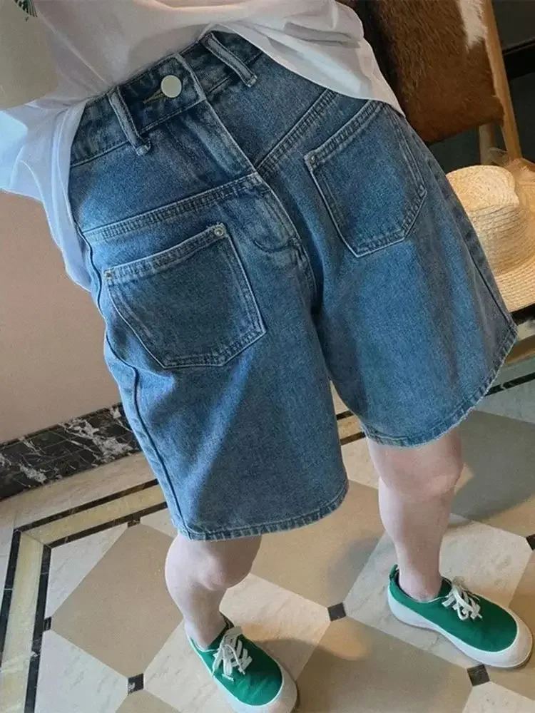 Retro Fashion High Waist Pocket Straight Leg Women's Versatile Five Point Jeans Korean Women Blue Loose Wide Leg Denim Shorts
Retro Fashion High Waist Pocket Straight Leg Women's Versatile Five Point Jeans Korean Women Blue Loose Wide Leg Denim Shorts