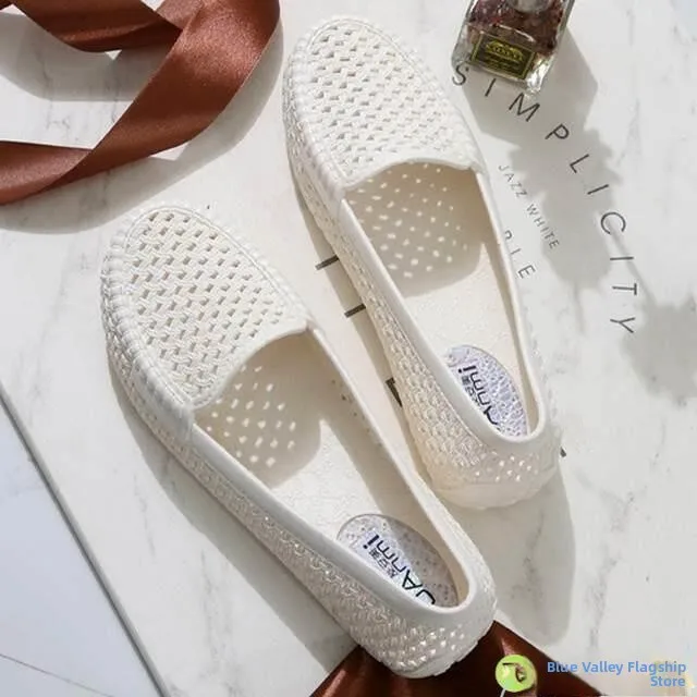 Women's Summer White Comfortable Nurse Sandals Work Shoes Hollow out Flat Bottom Clog Shoes Breathable Slip-On Shoes
Women's Summer White Comfortable Nurse Sandals Work Shoes Hollow out Flat Bottom Clog Shoes Breathable Slip-On Shoes