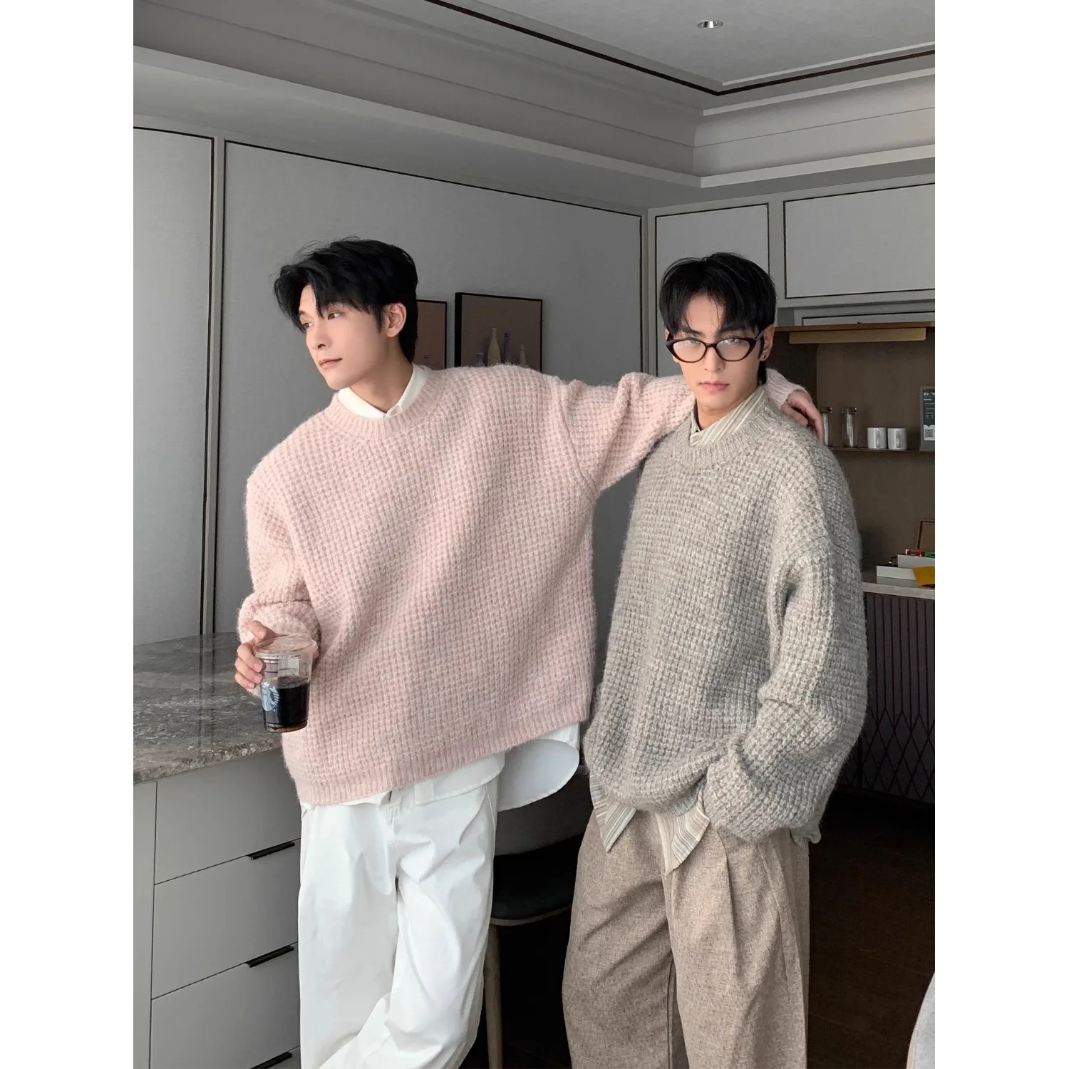 High end outerwear base sweater men's 2025 autumn and winter new style loose round neck pullover with knitted sweater top inside
High end outerwear base sweater men's 2025 autumn and winter new style loose round neck pullover with knitted sweater top inside