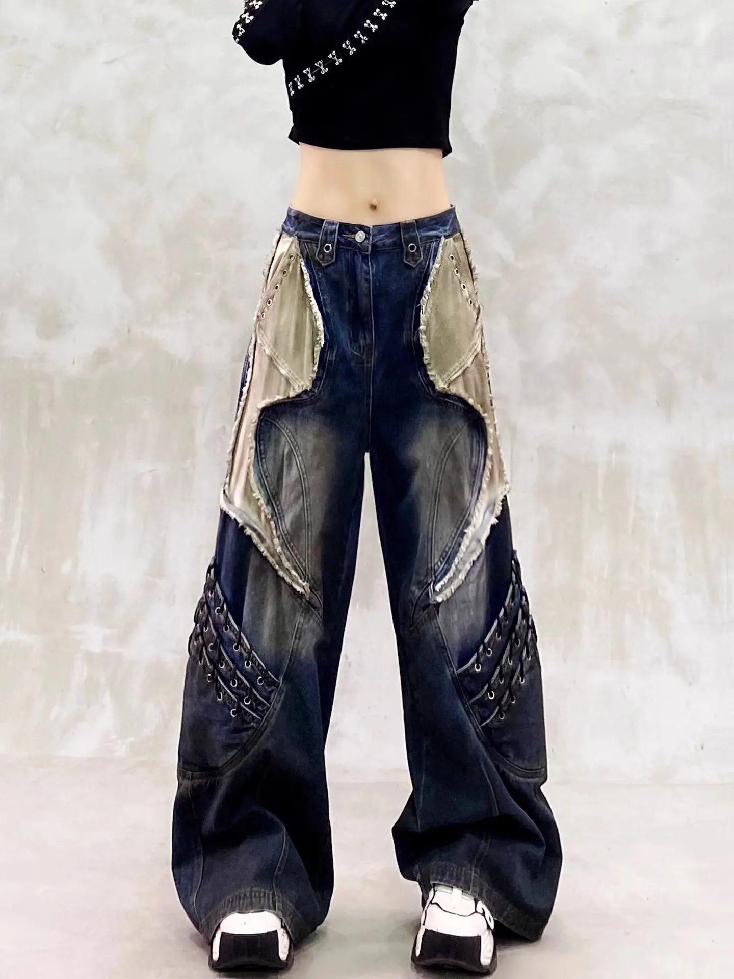 Широкие джинсы для спецодежды в американском стиле ретро, женские свободные утягивающие брюки в пол с нишевым дизайном High Street, прямые трубки
Широкие джинсы для спецодежды в американском стиле ретро, женские свободные утягивающие брюки в пол с нишевым дизайном High Street, прямые трубки